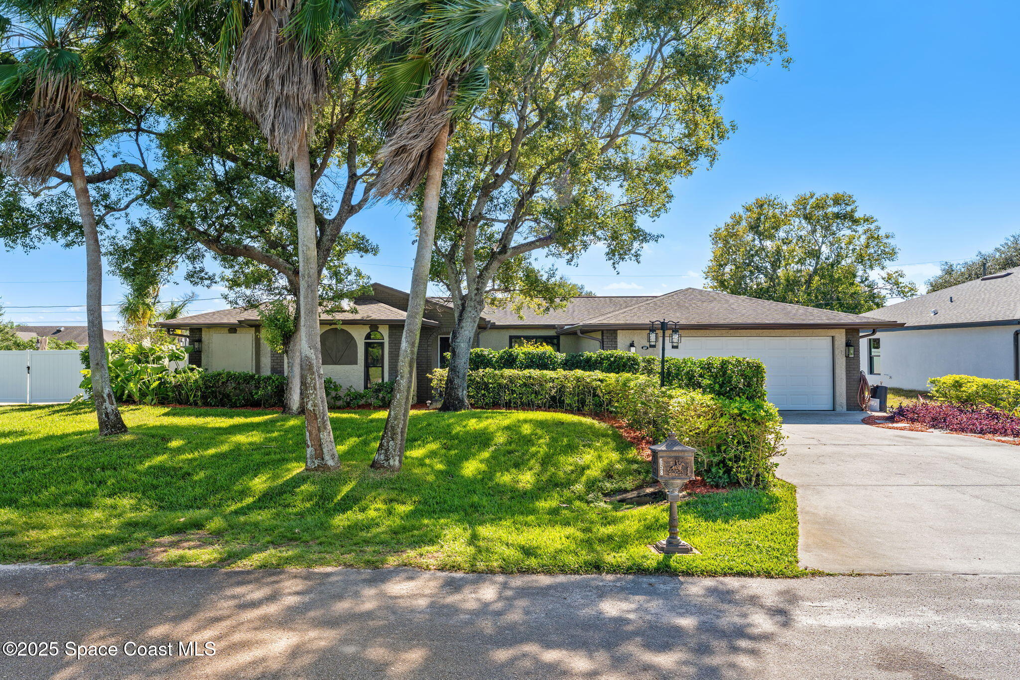 658 Binney Street NE