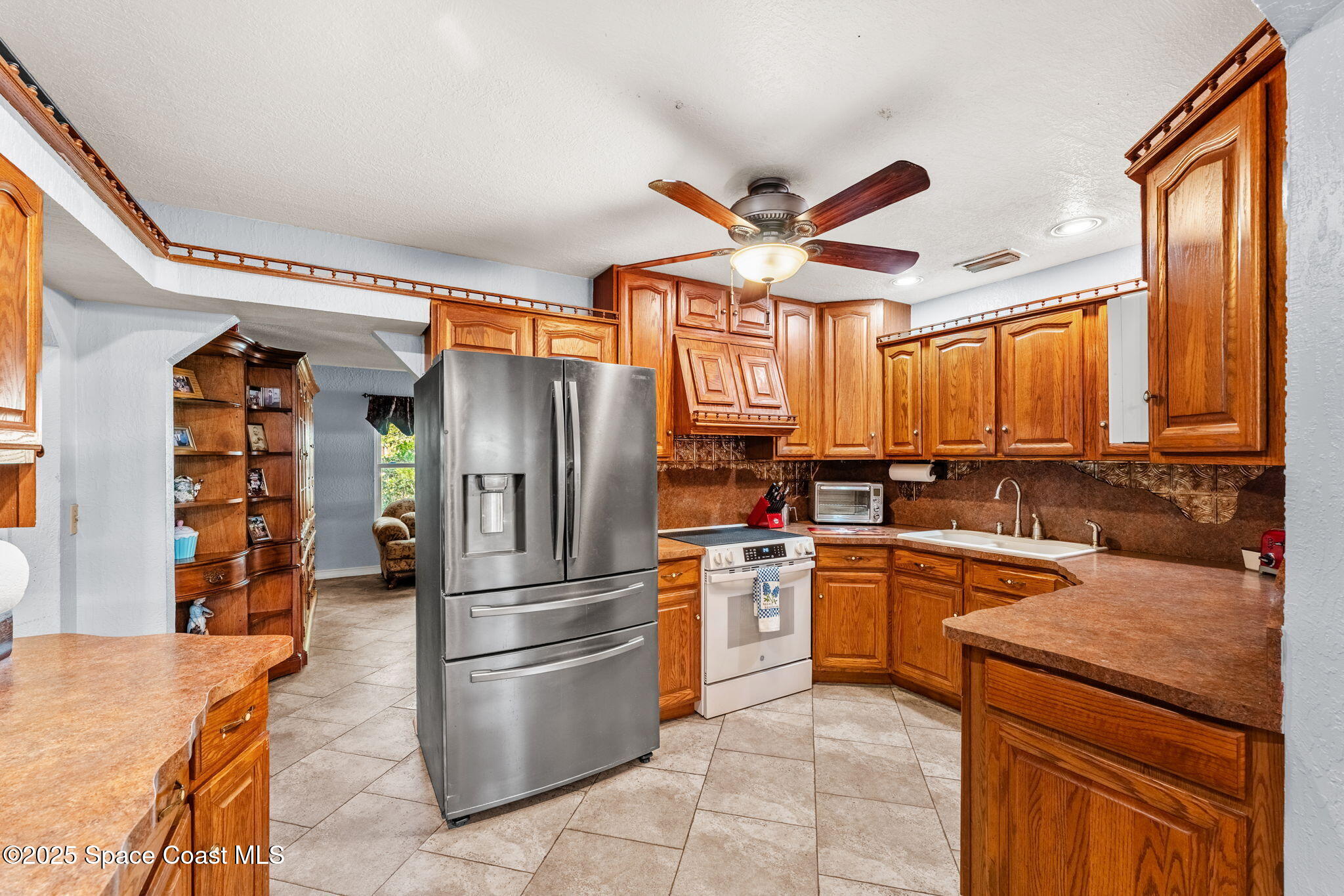 658 Binney Street NE