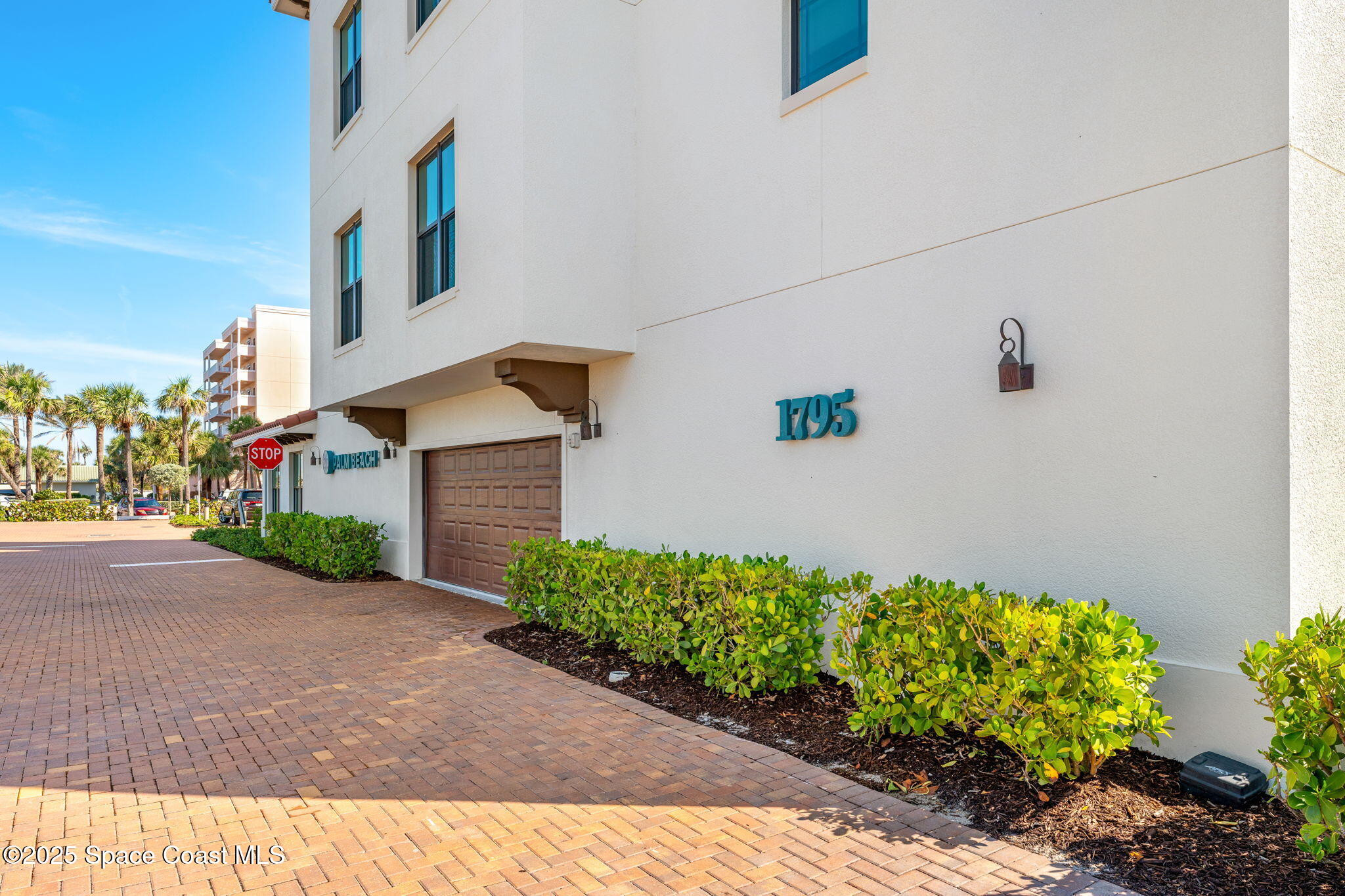 1795 N Highway A1a, 401