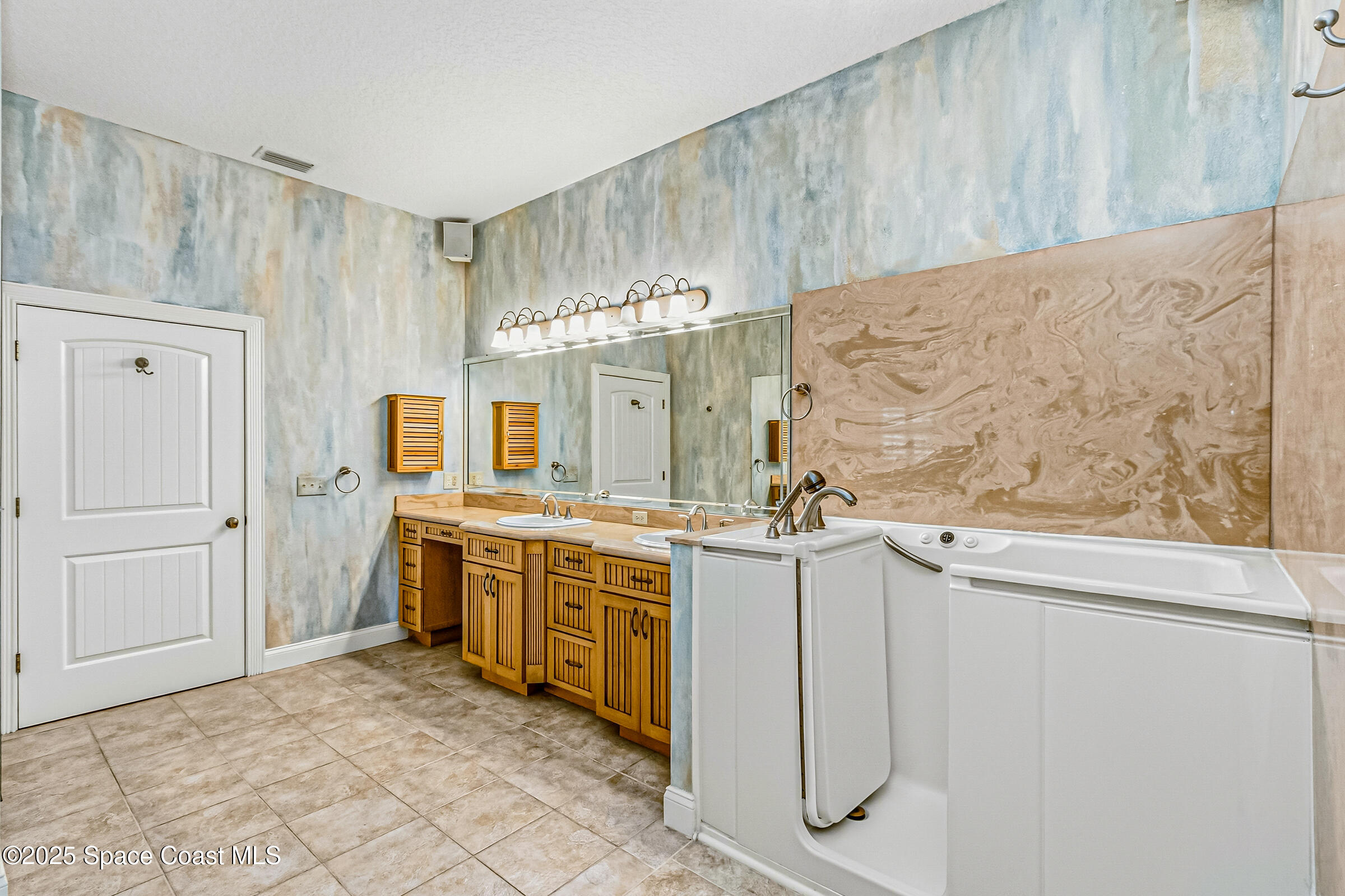 5430 Amy Way