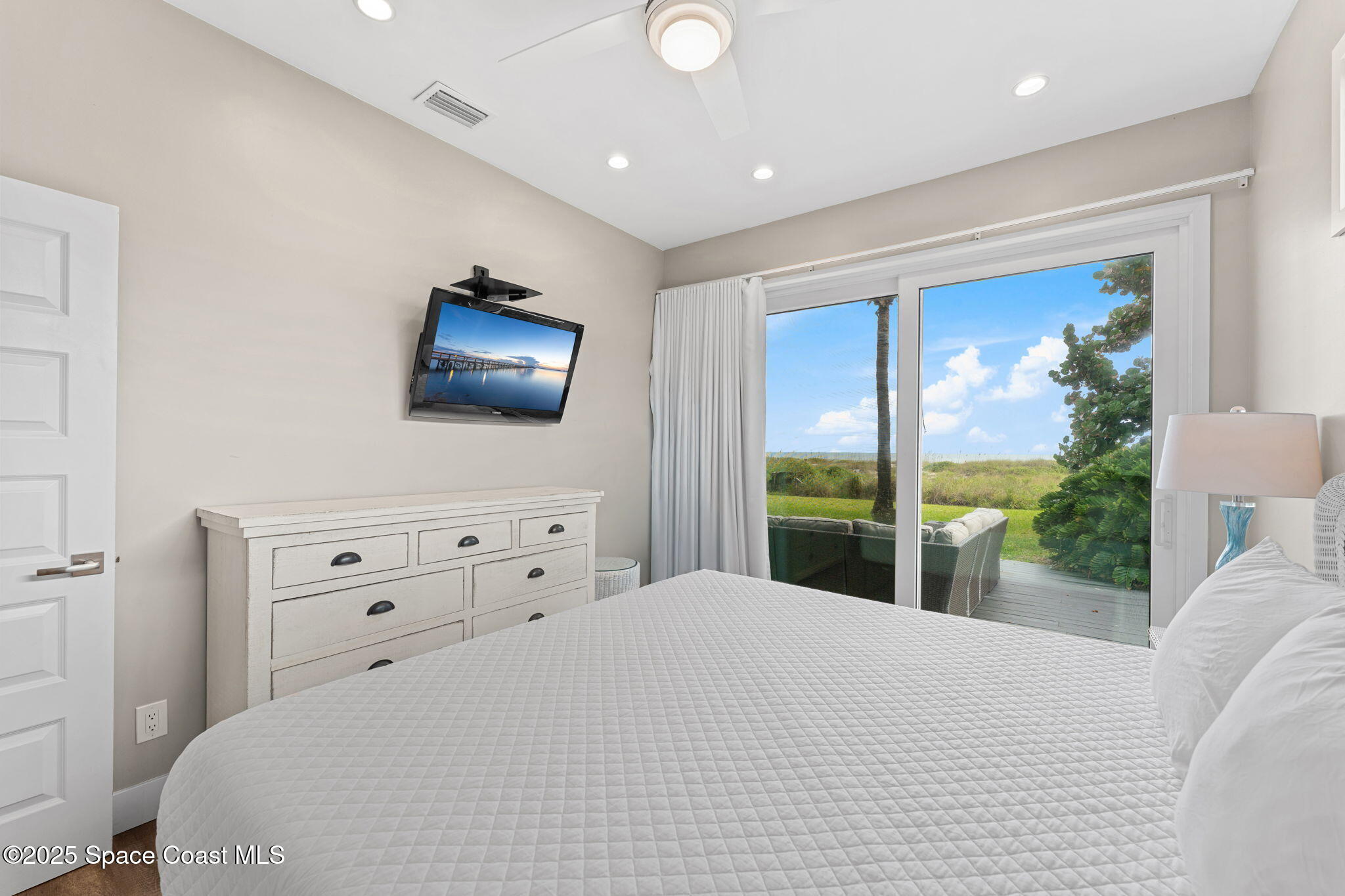 659 S Atlantic Avenue