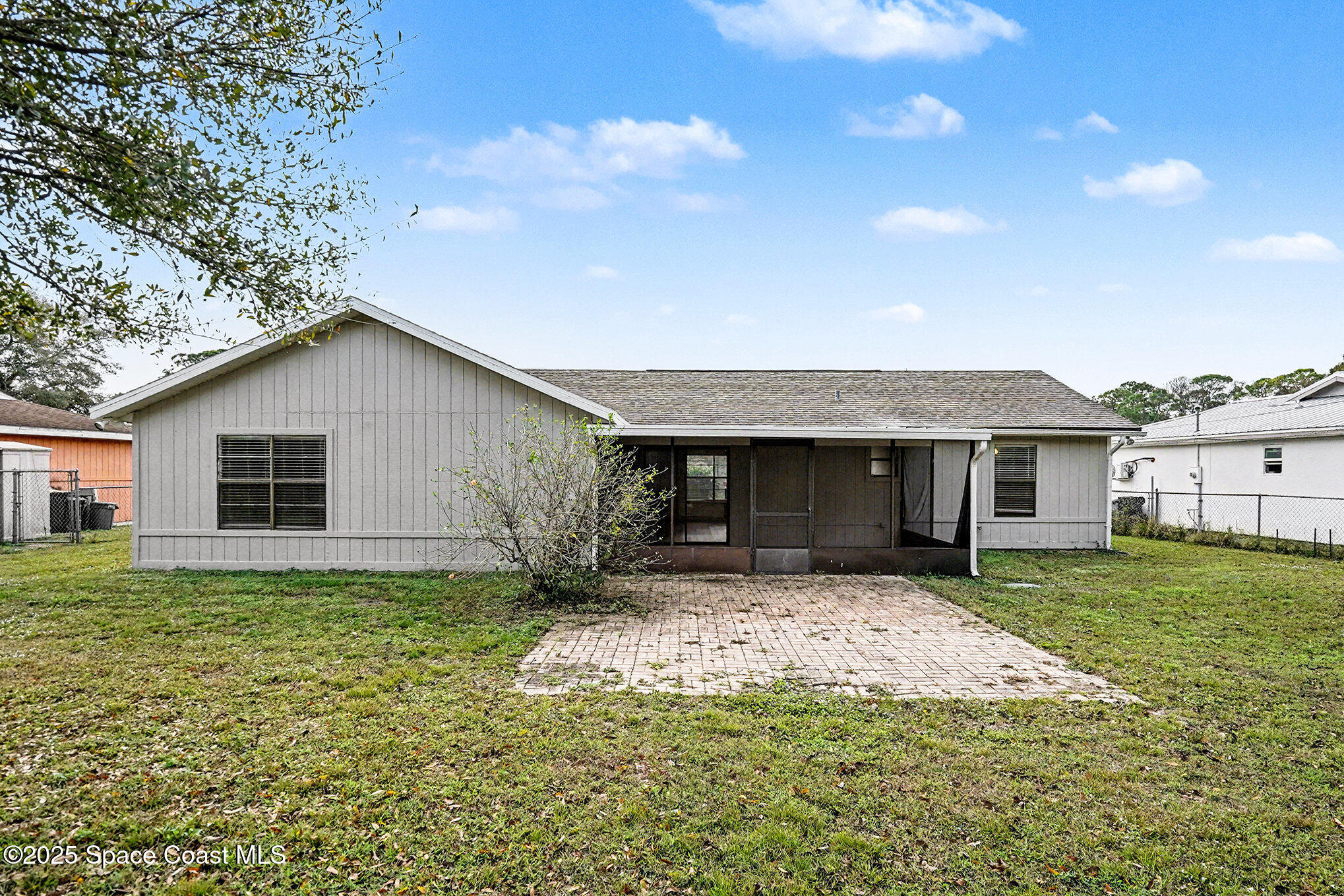 1337 Pakenham Street NW