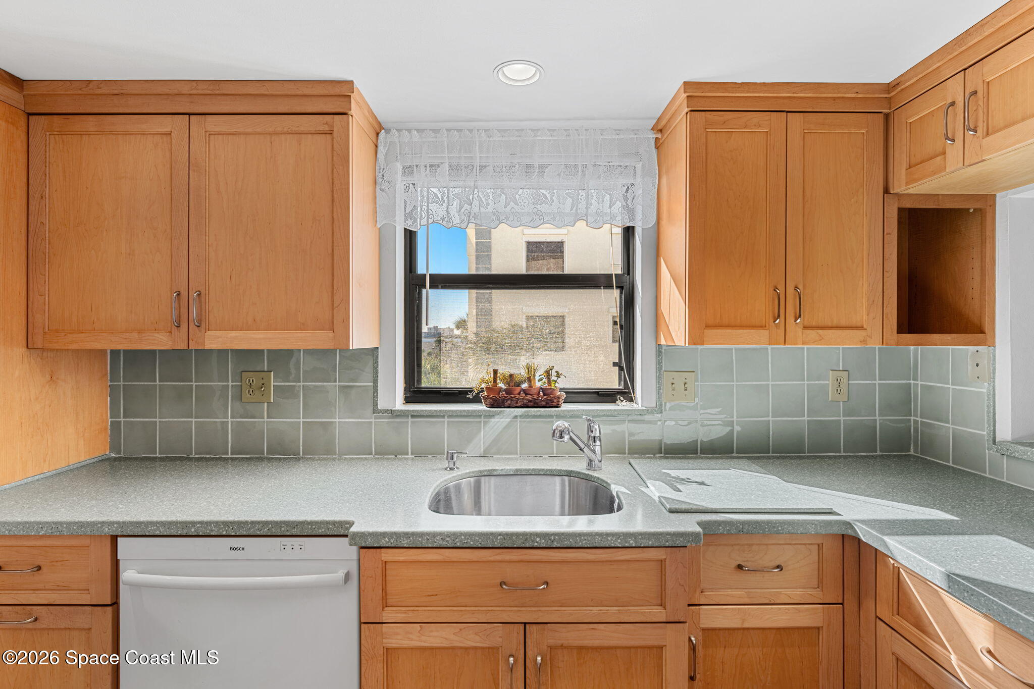 3165 N Atlantic Avenue B401