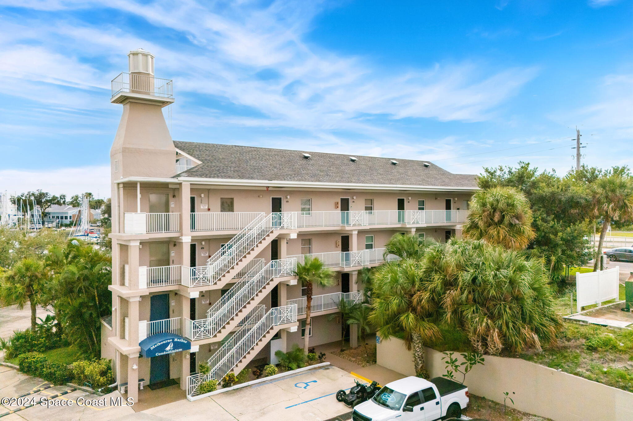 1209 E New Haven Avenue 301