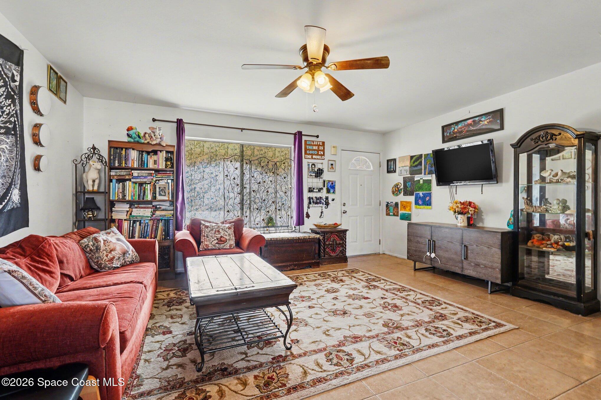 1076 Galty Circle NE