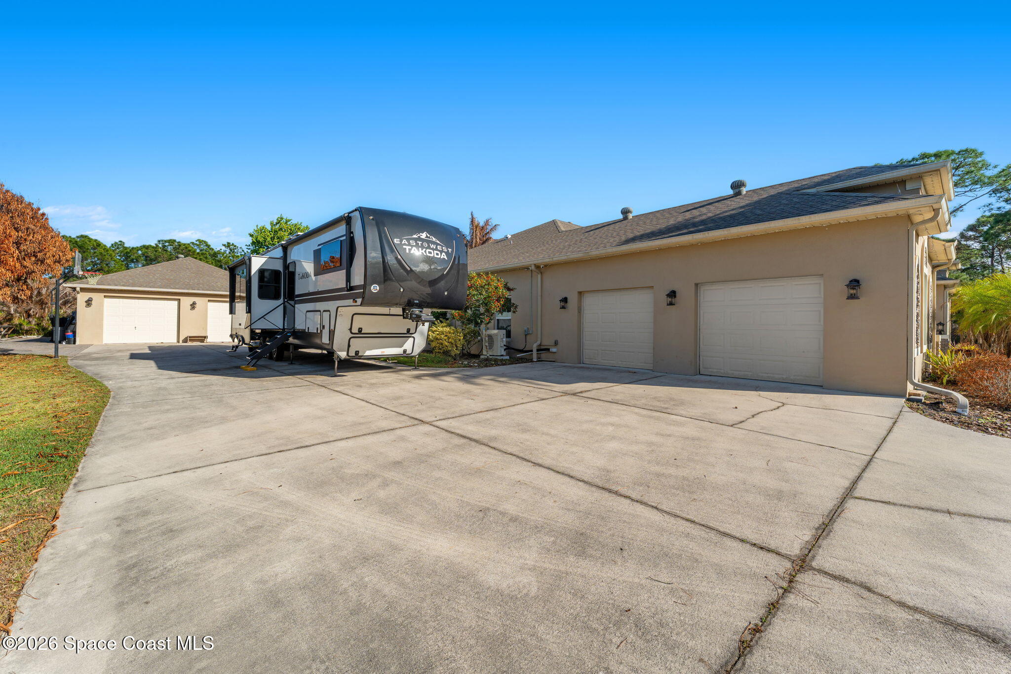 6895 Cottonwood Drive