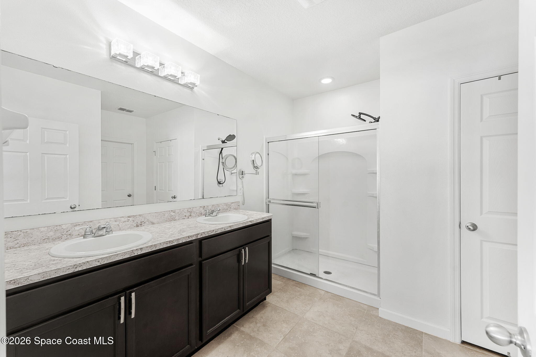 202 Alamere Drive SW