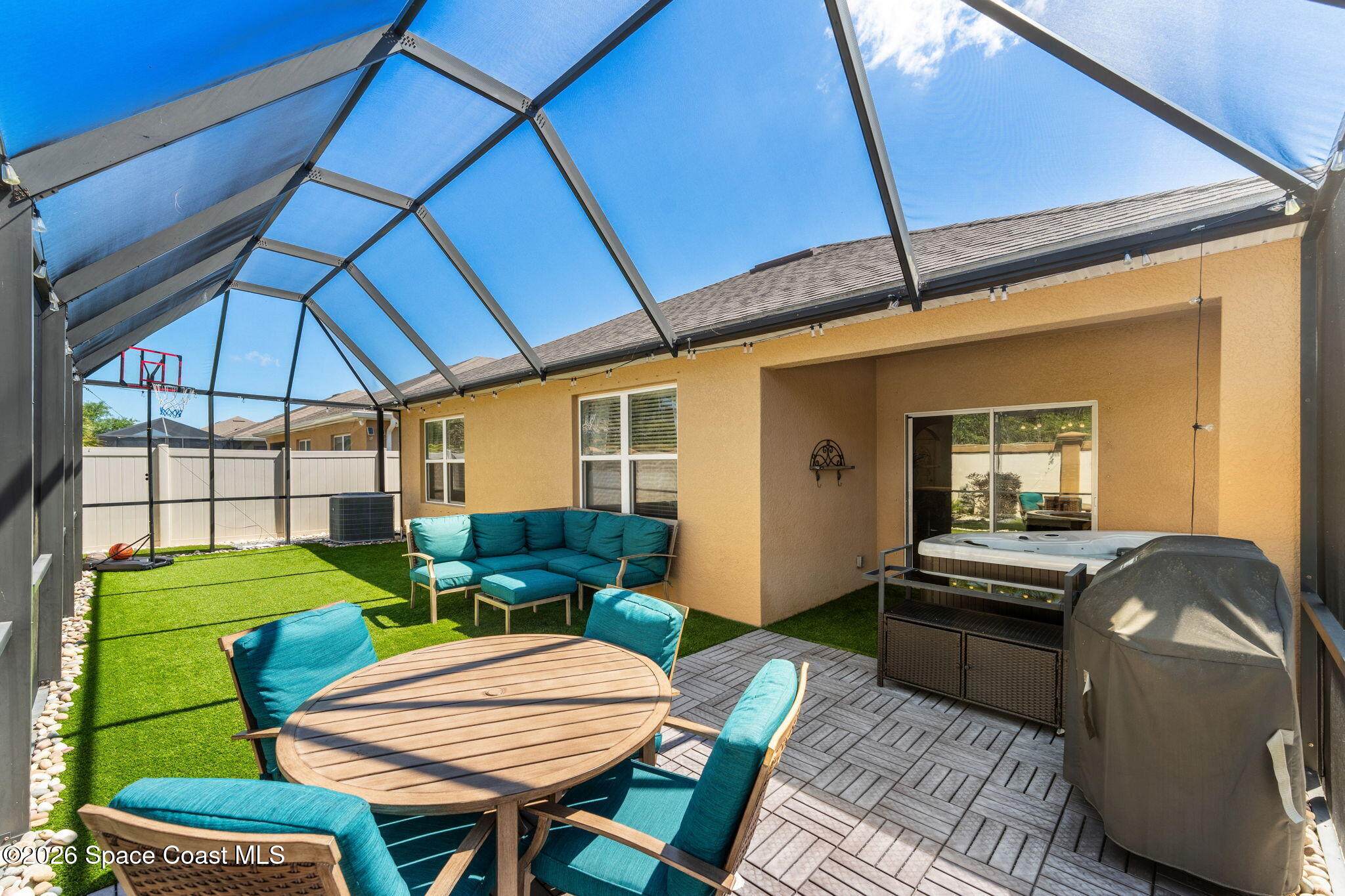 202 Alamere Drive SW