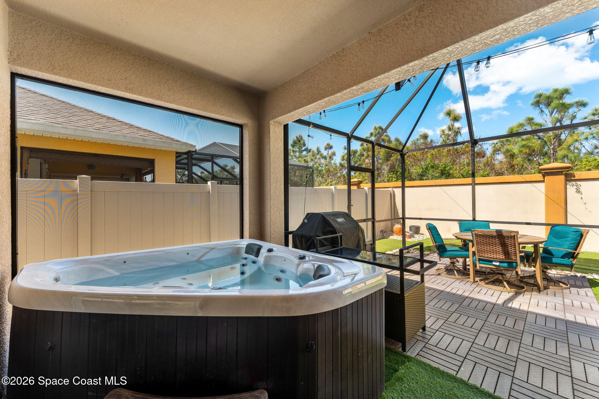 202 Alamere Drive SW