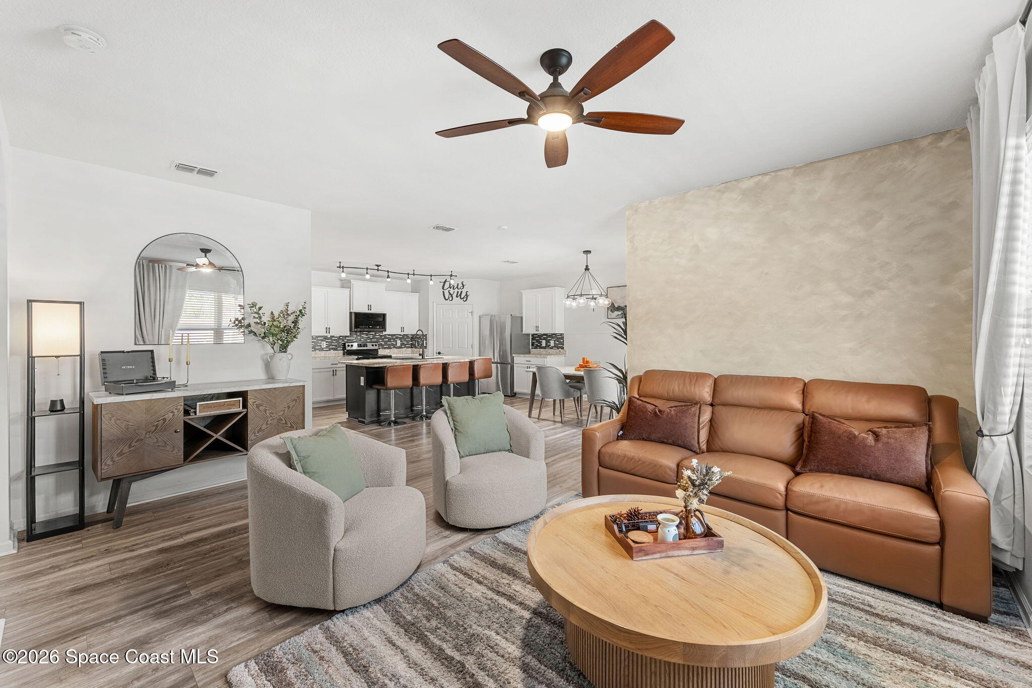 202 Alamere Drive SW