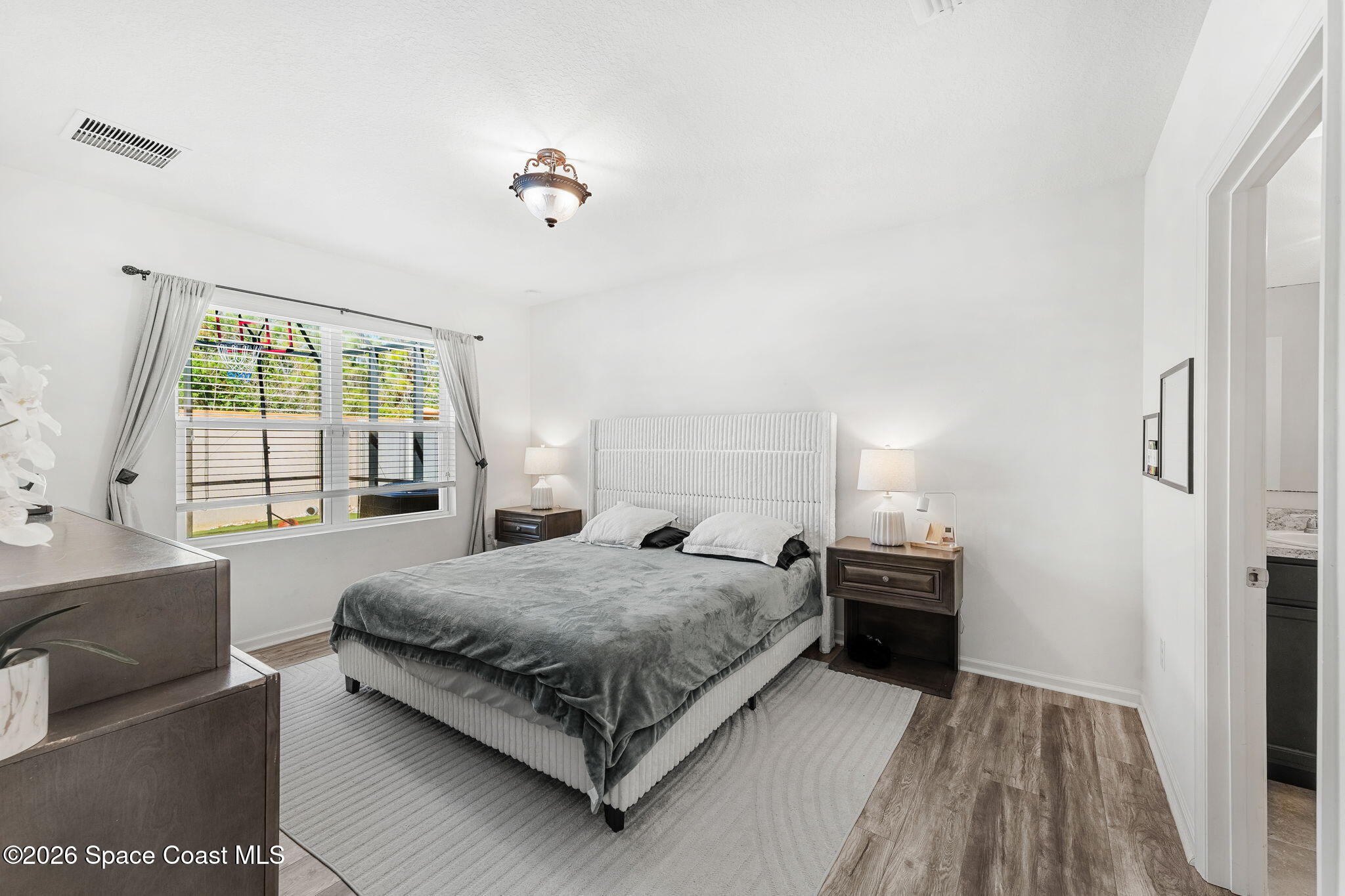 202 Alamere Drive SW