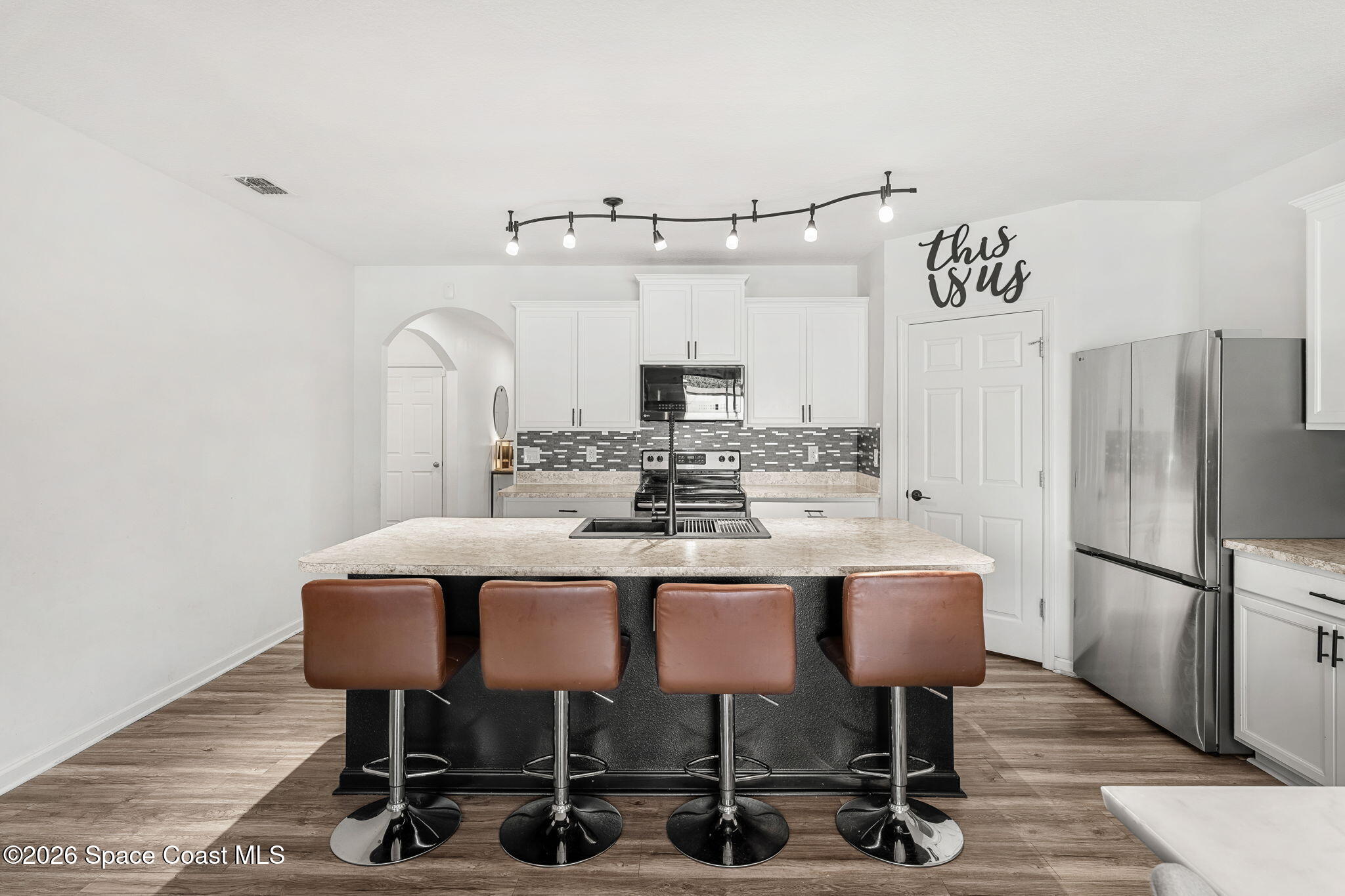 202 Alamere Drive SW