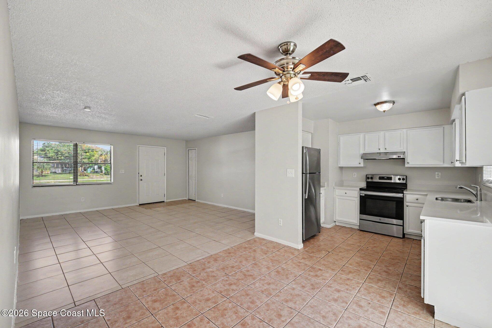 1565 Country Club Boulevard
