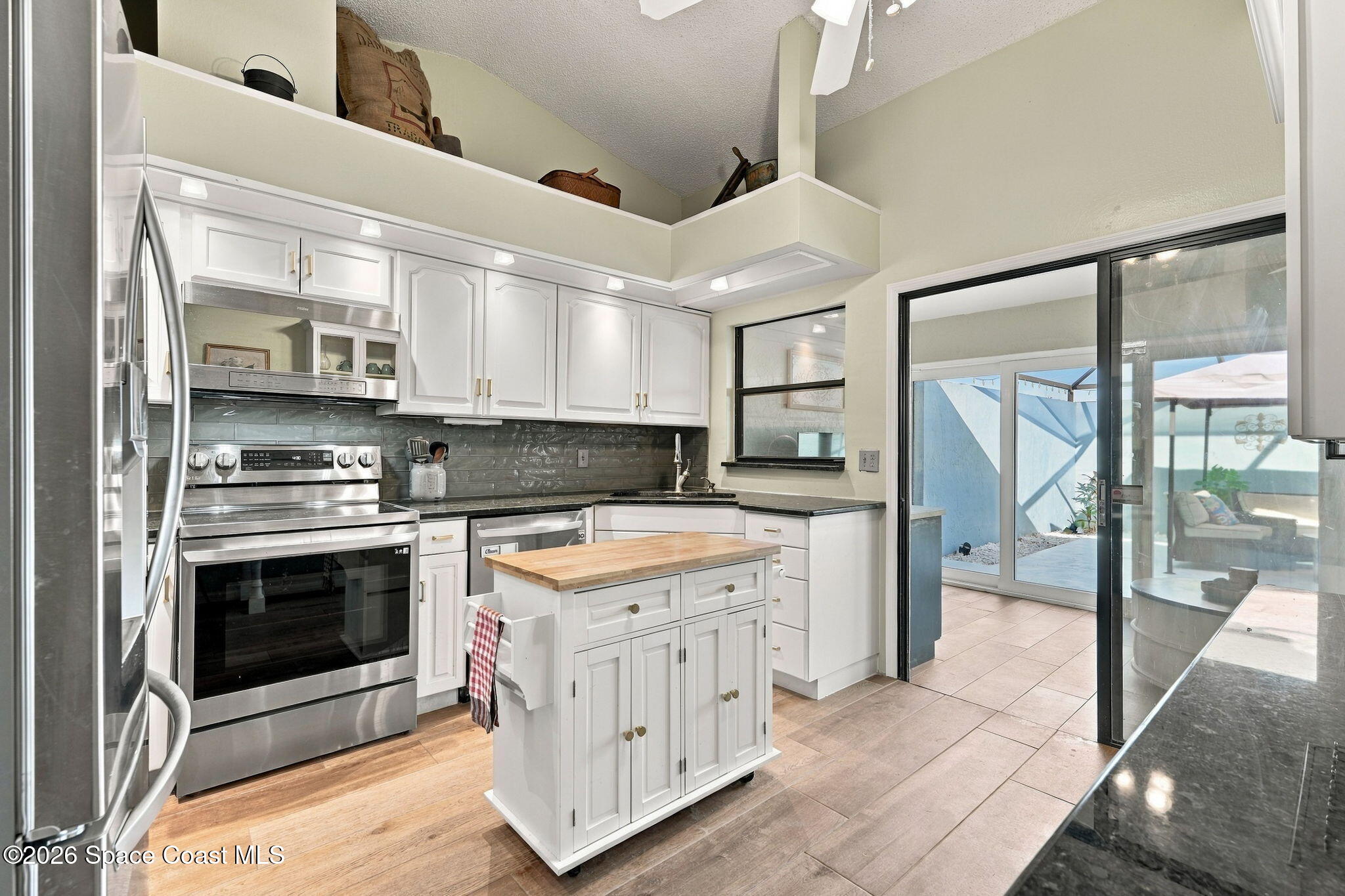 409 Maple Bluff Circle