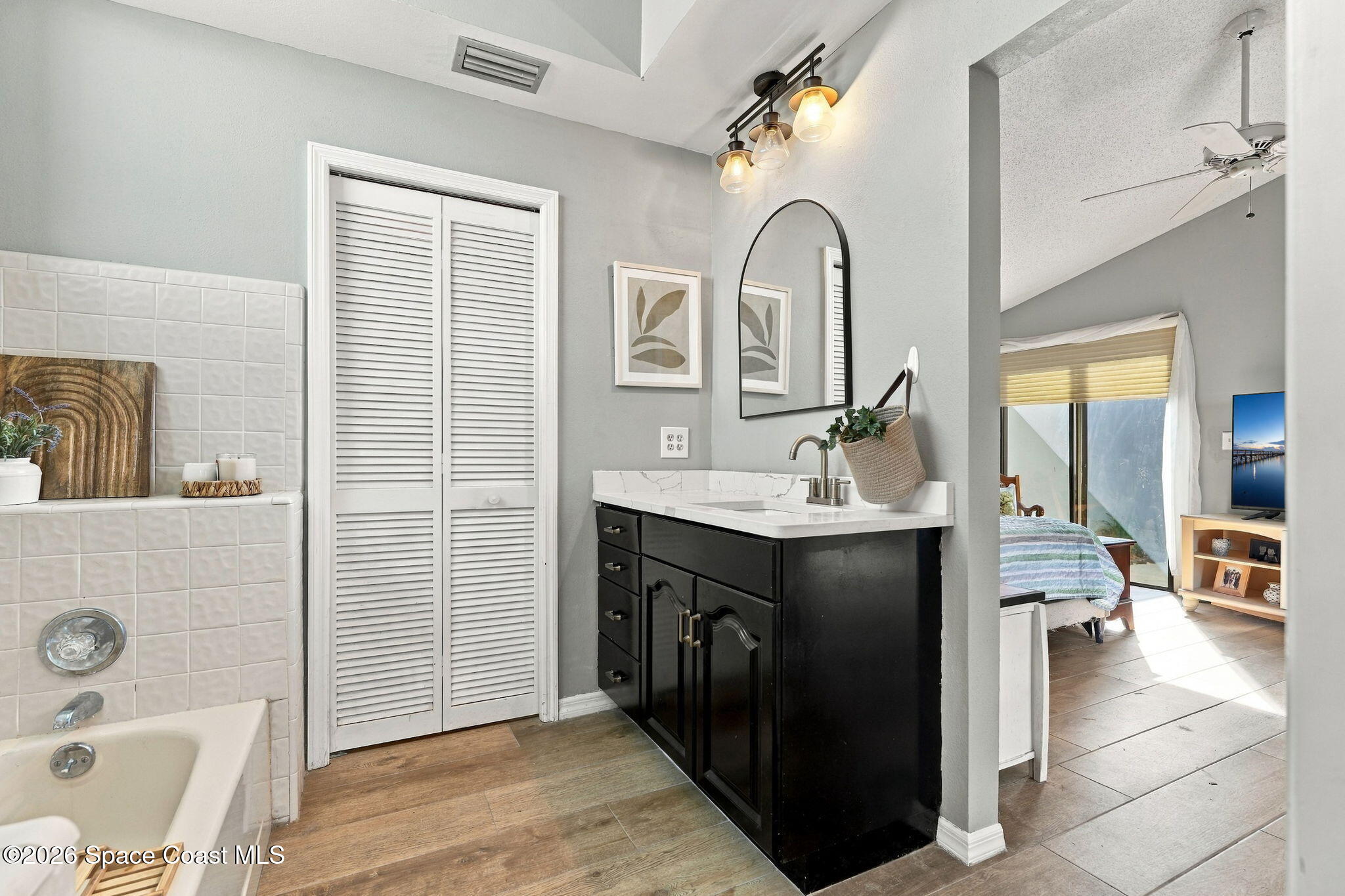 409 Maple Bluff Circle