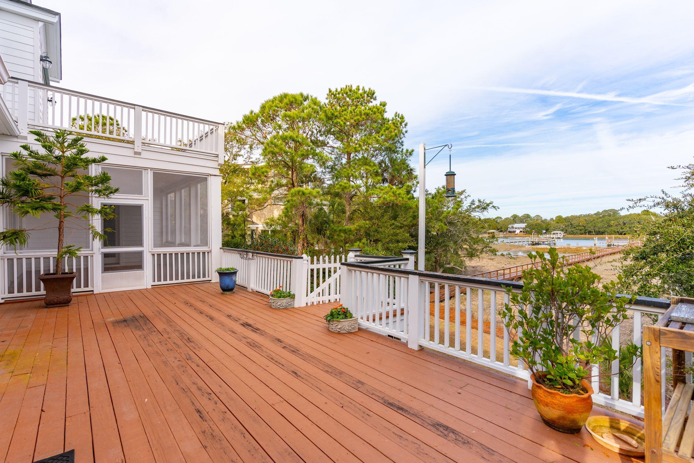 26 Waterway Island Drive