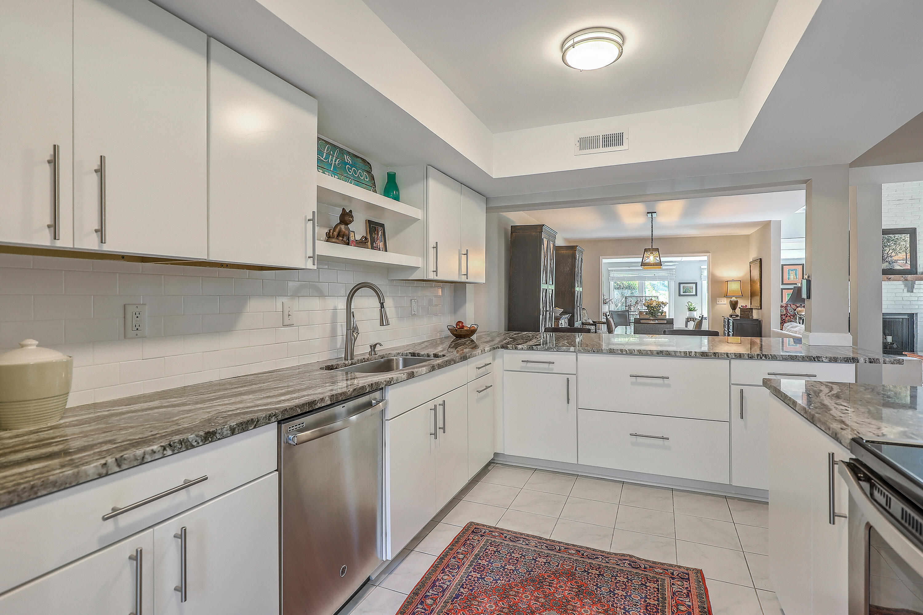 1806 Ventura Place
