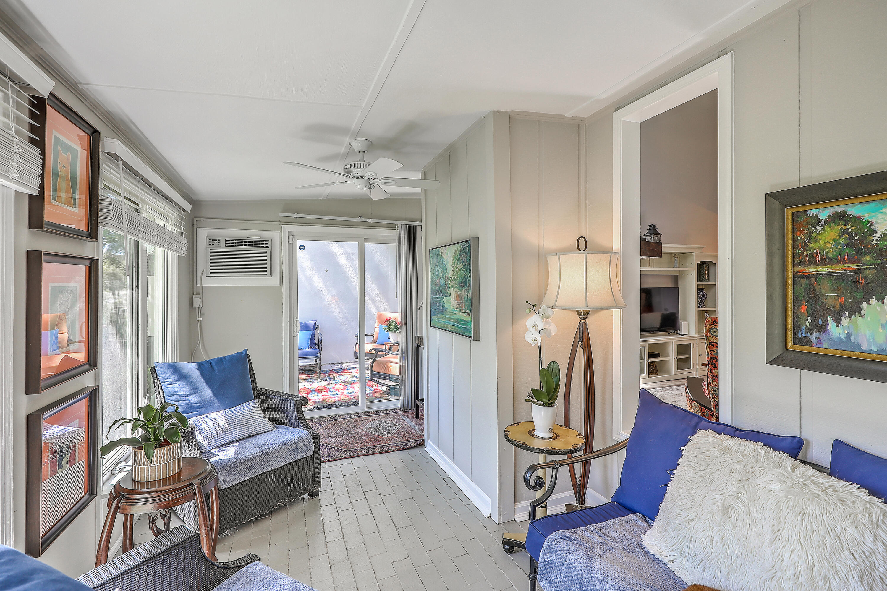 1806 Ventura Place