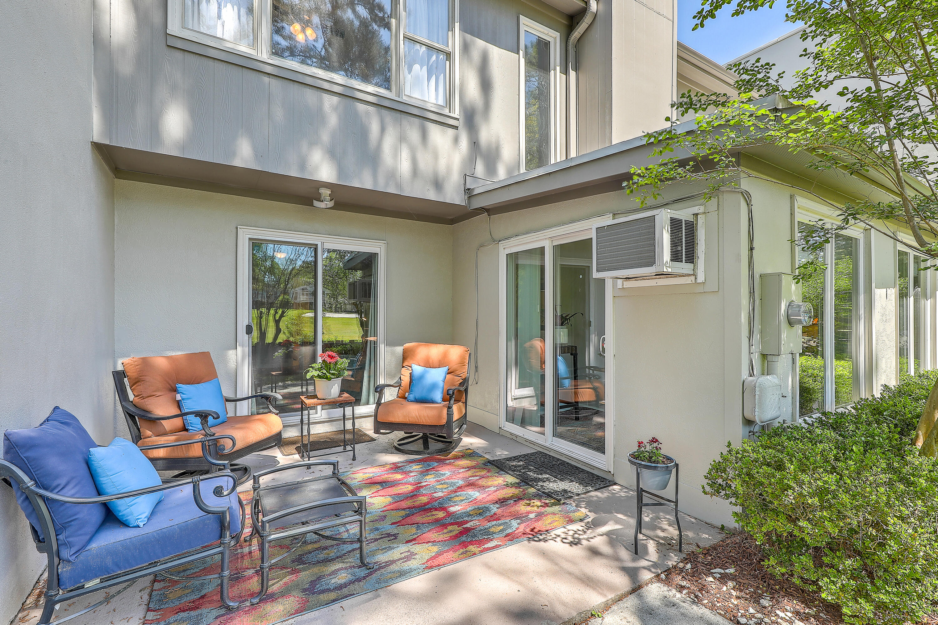 1806 Ventura Place