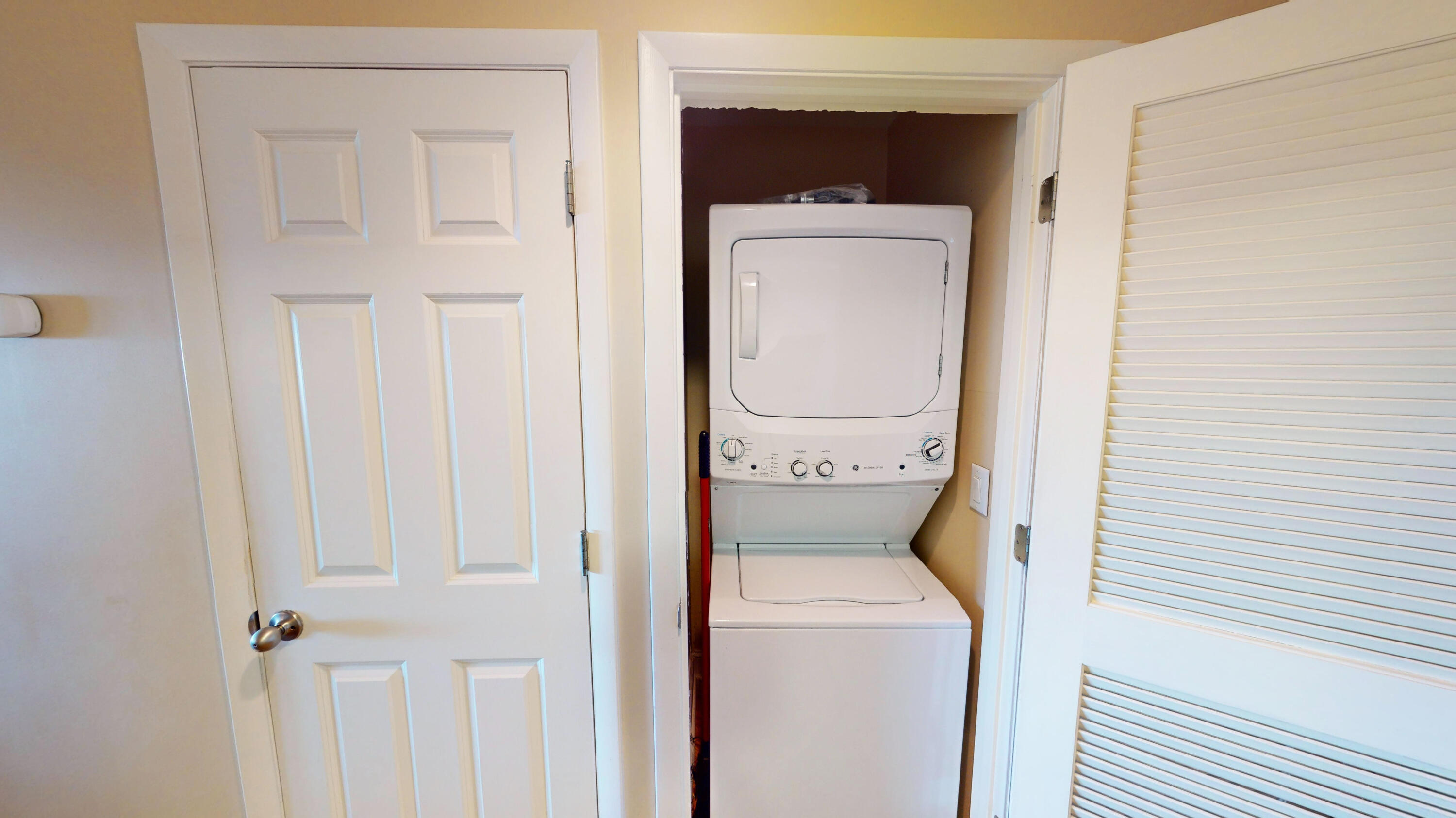 7000 Palmetto Drive Drive Unit: 2b Mariners Walk