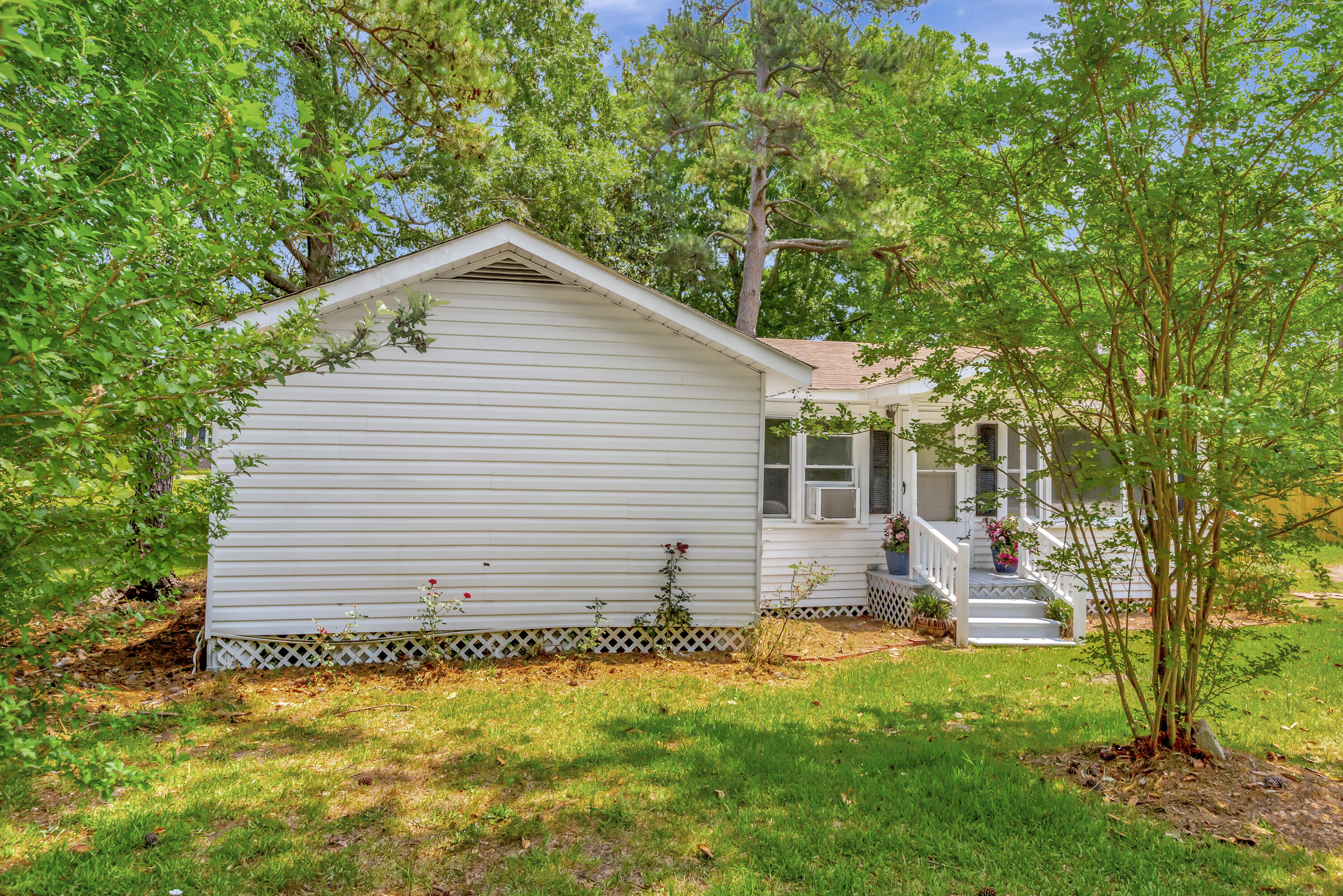 1532 Main Street