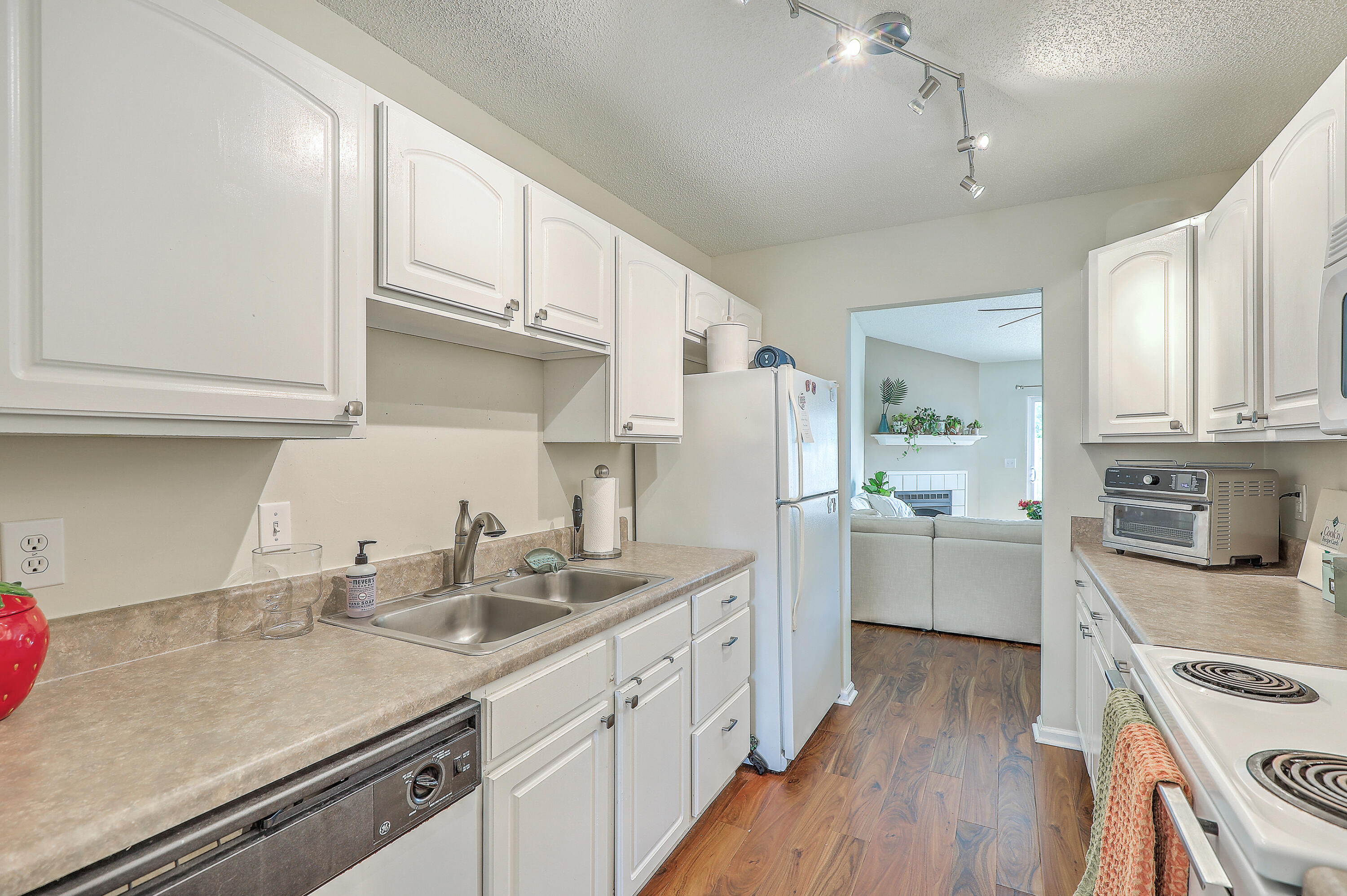 1209 Apex Lane