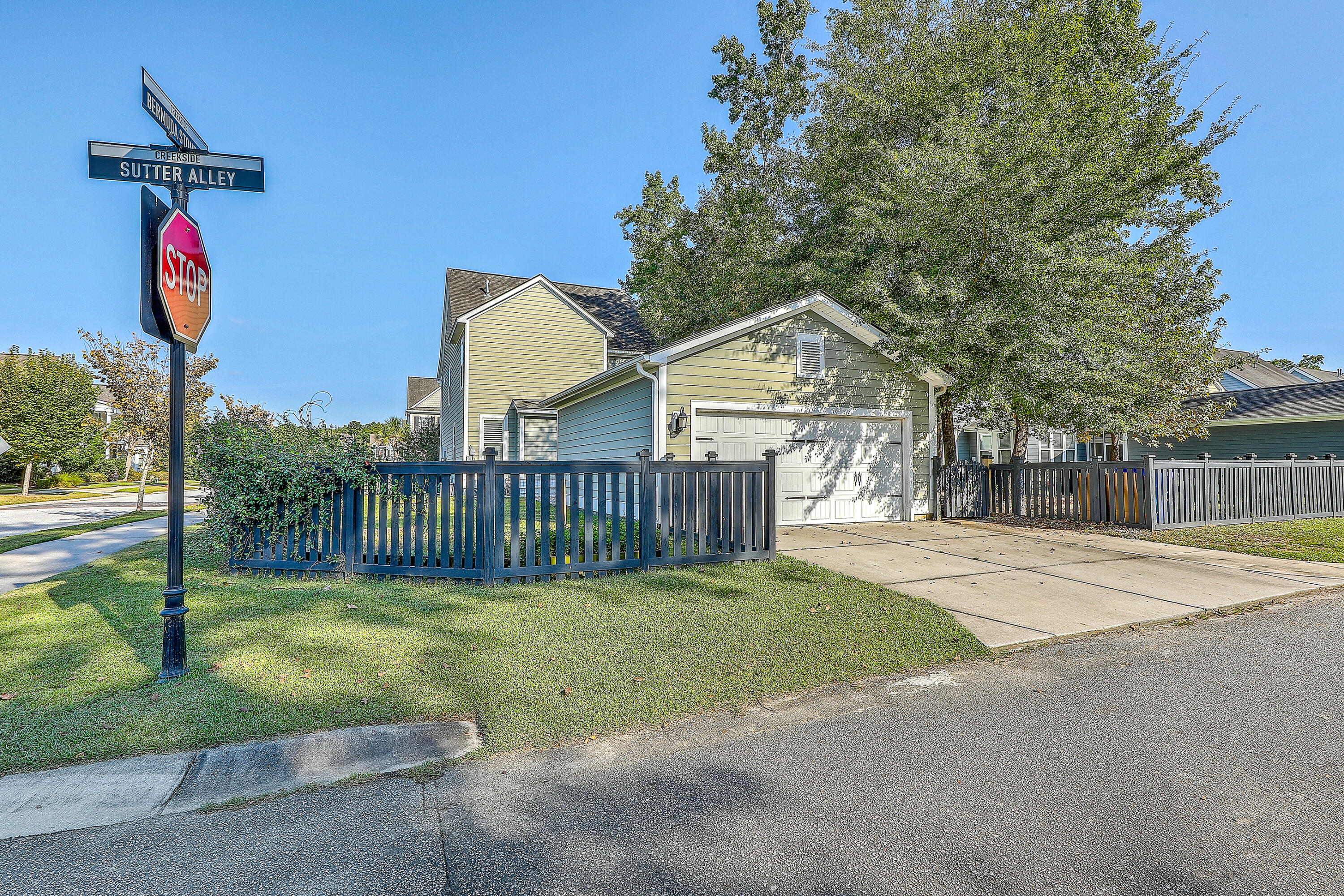 1813 Winfield Way