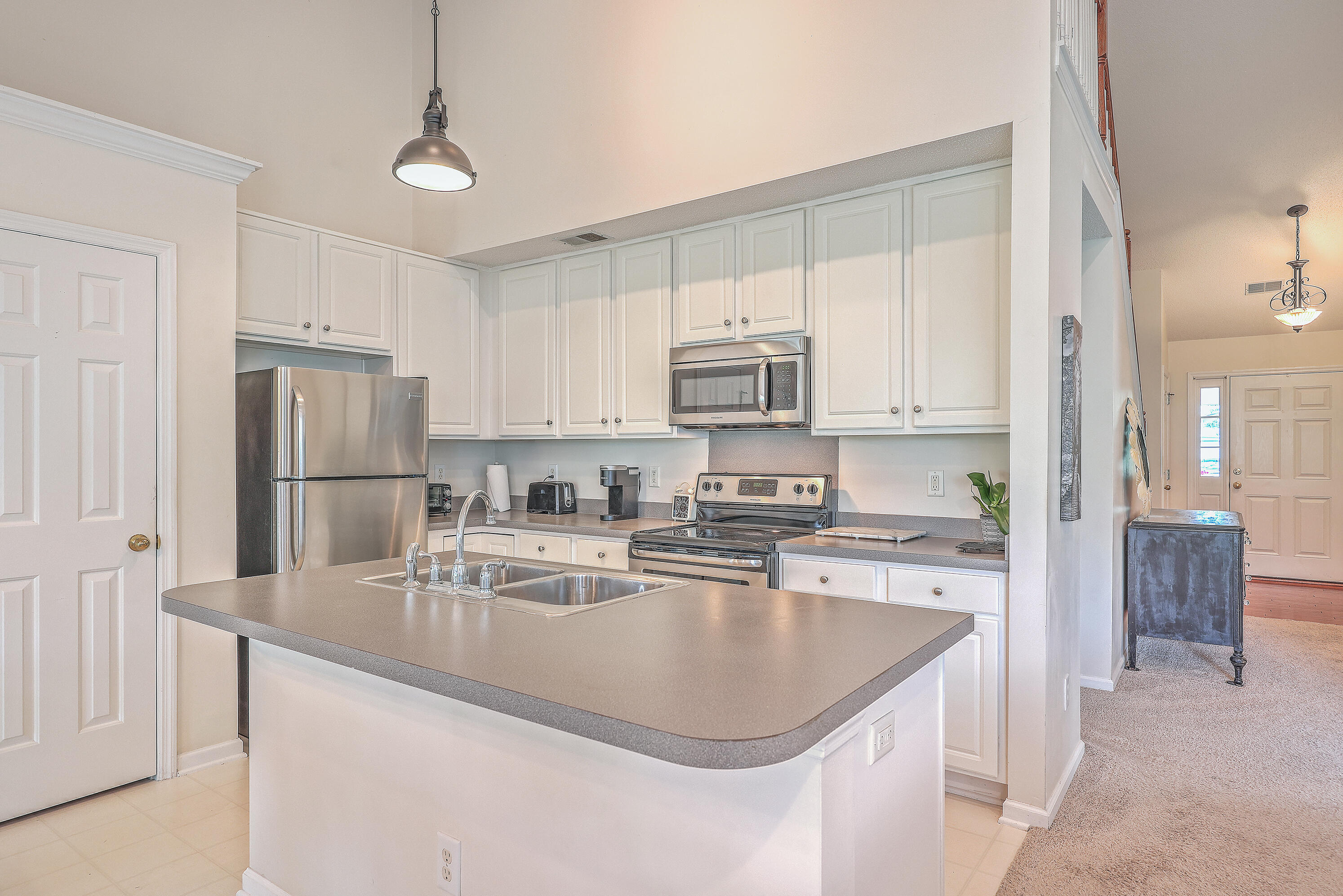 537 Tribeca Drive