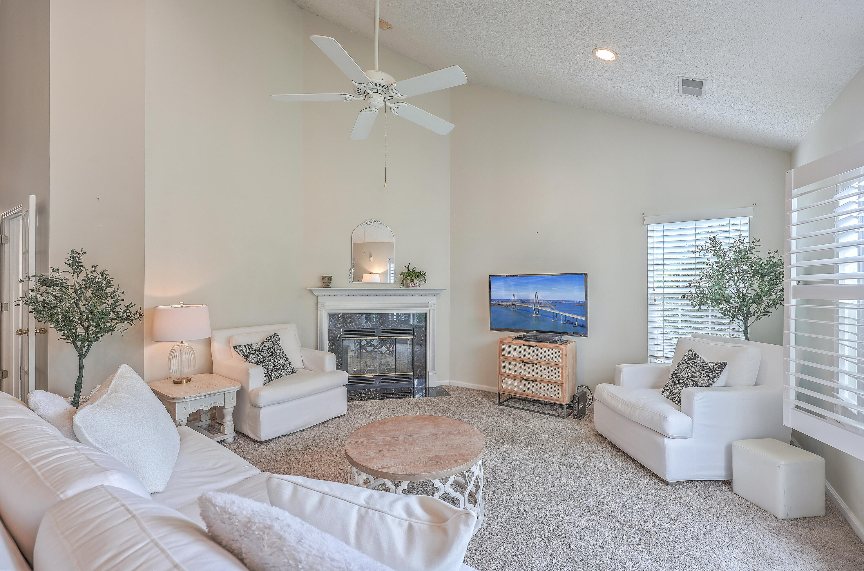537 Tribeca Drive