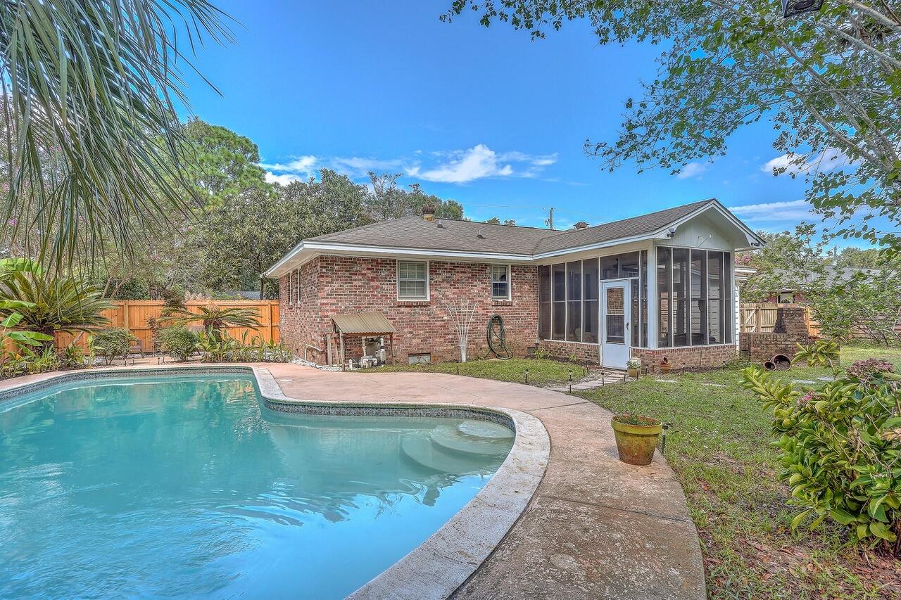 1323 White House Boulevard