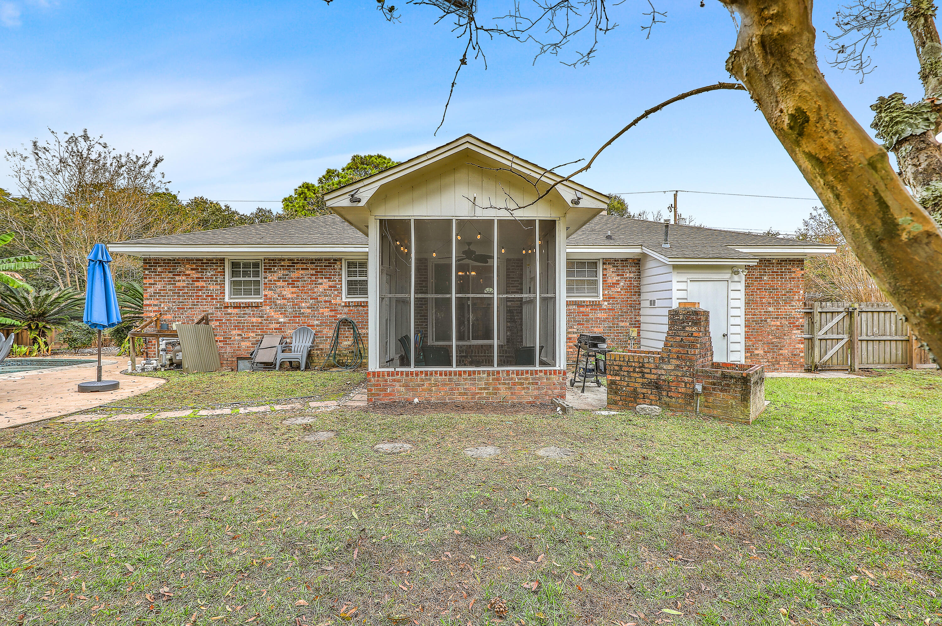 1323 White House Boulevard