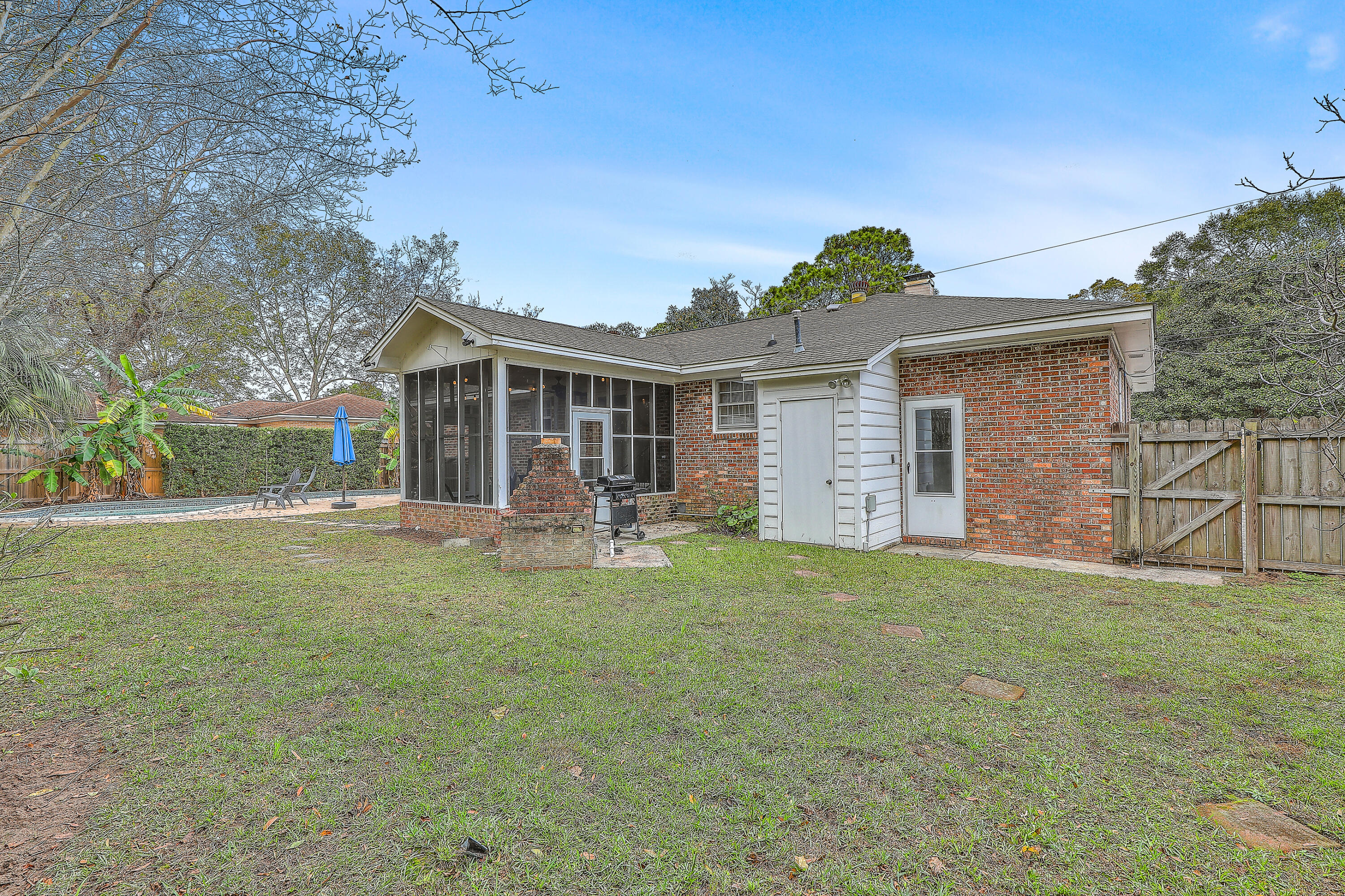 1323 White House Boulevard