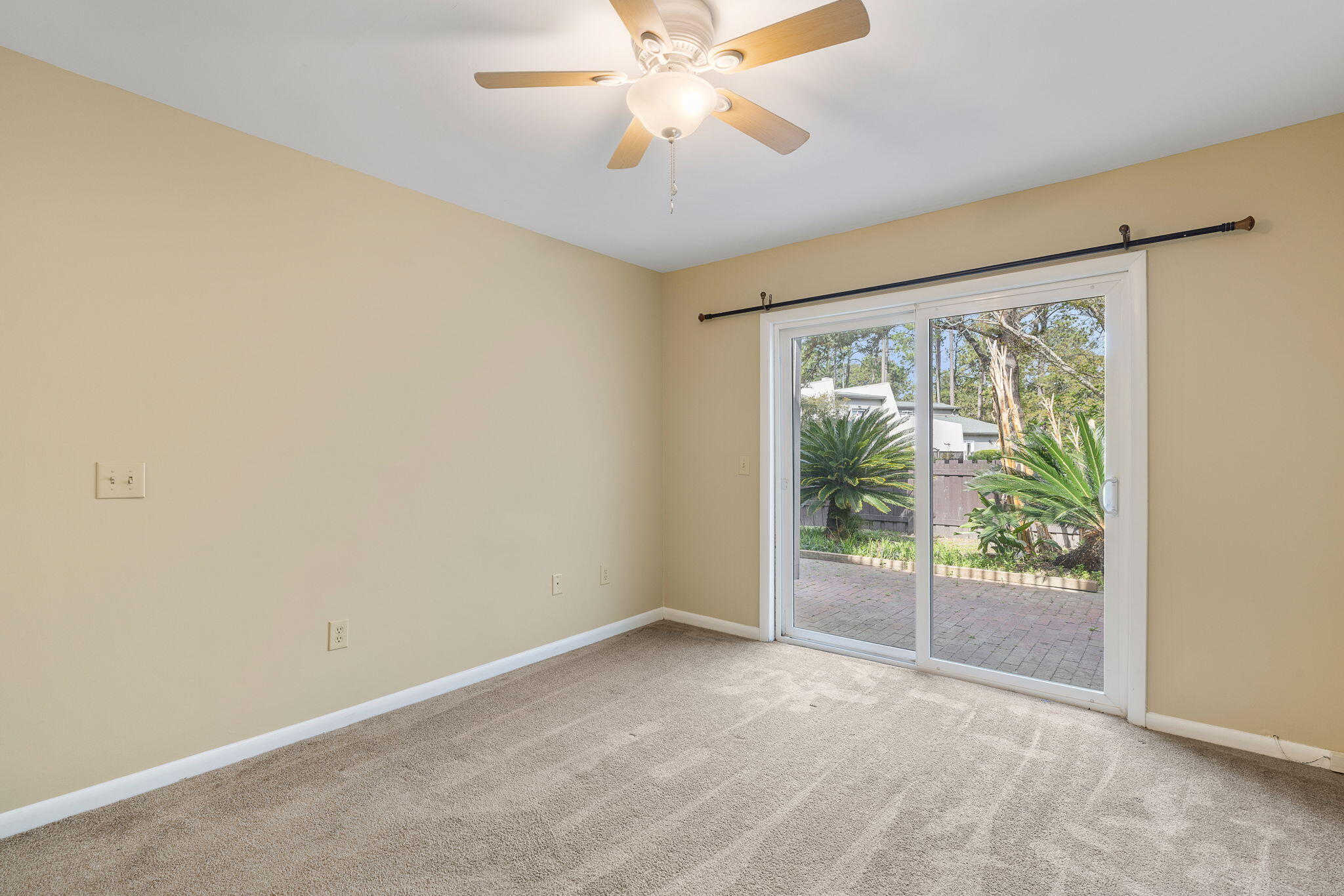 404 Ventura Place