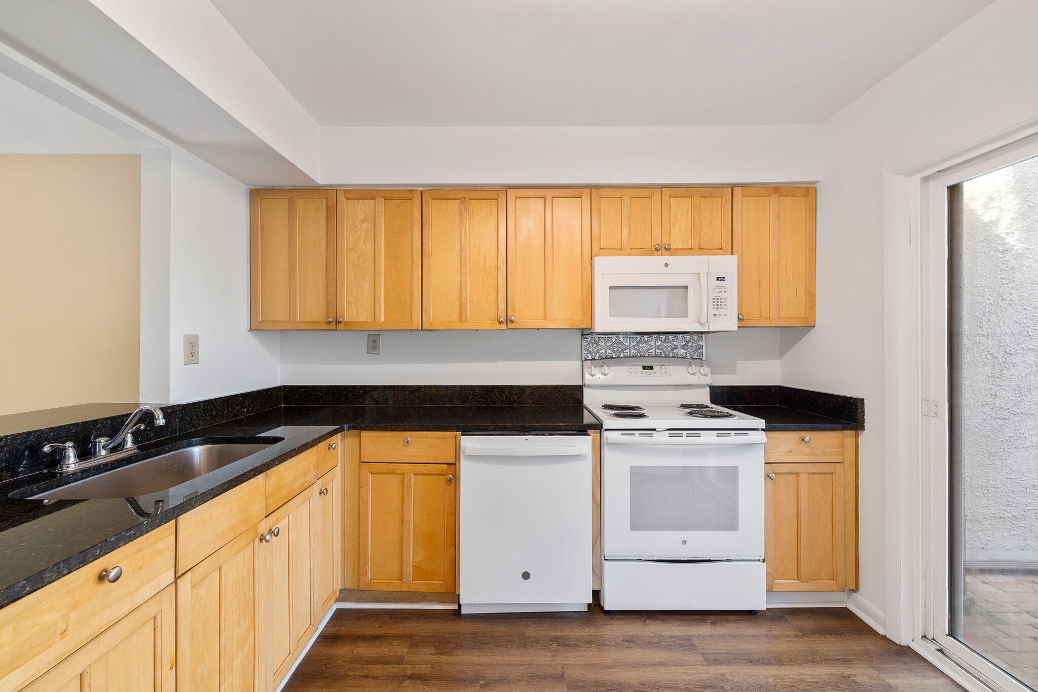 404 Ventura Place