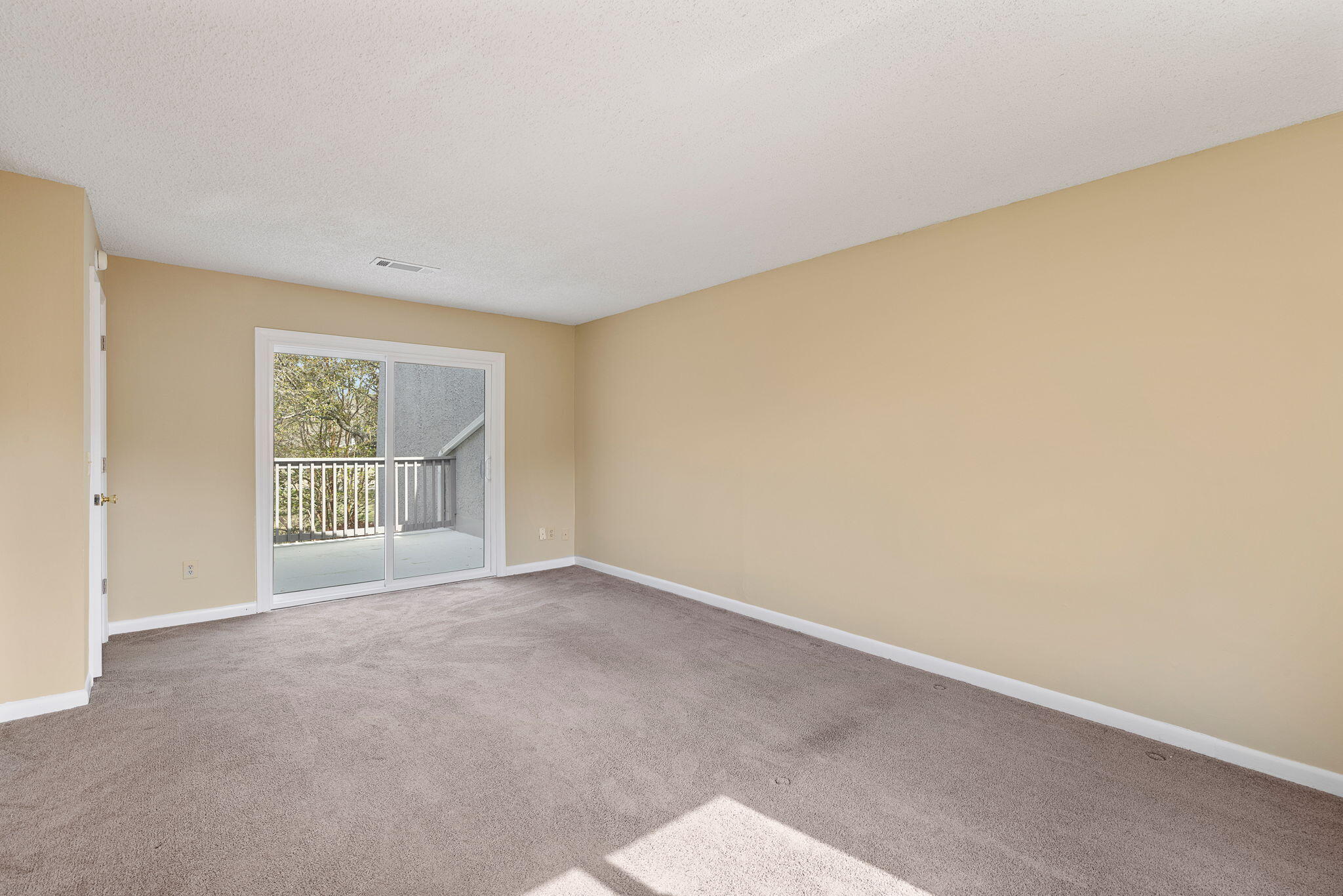 404 Ventura Place