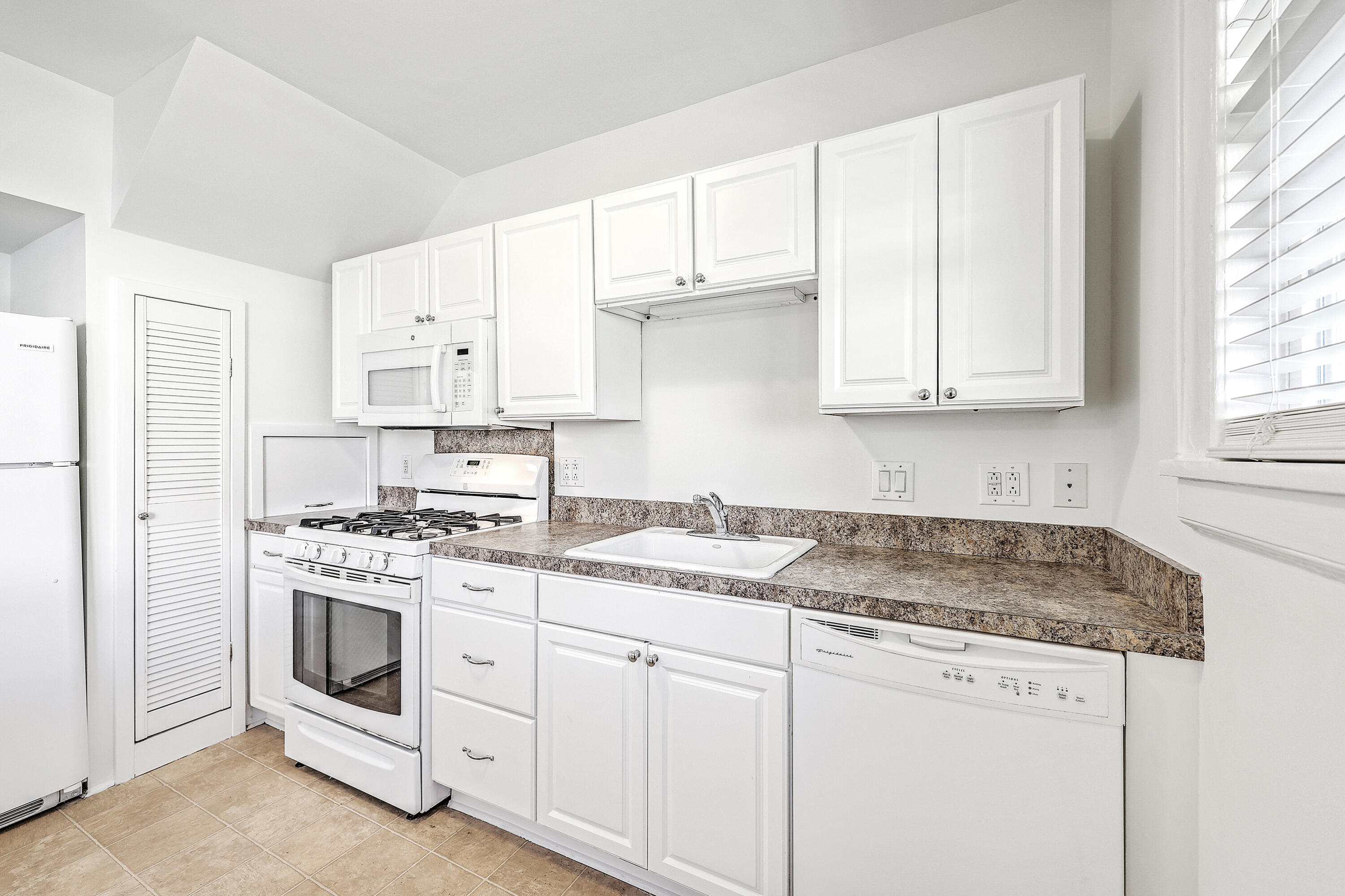 17 8th Avenue # D Unit: 17 D