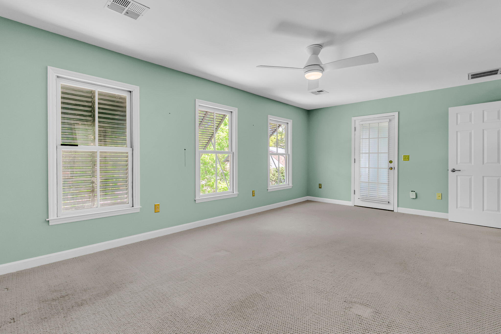 594 Heron Pointe Boulevard