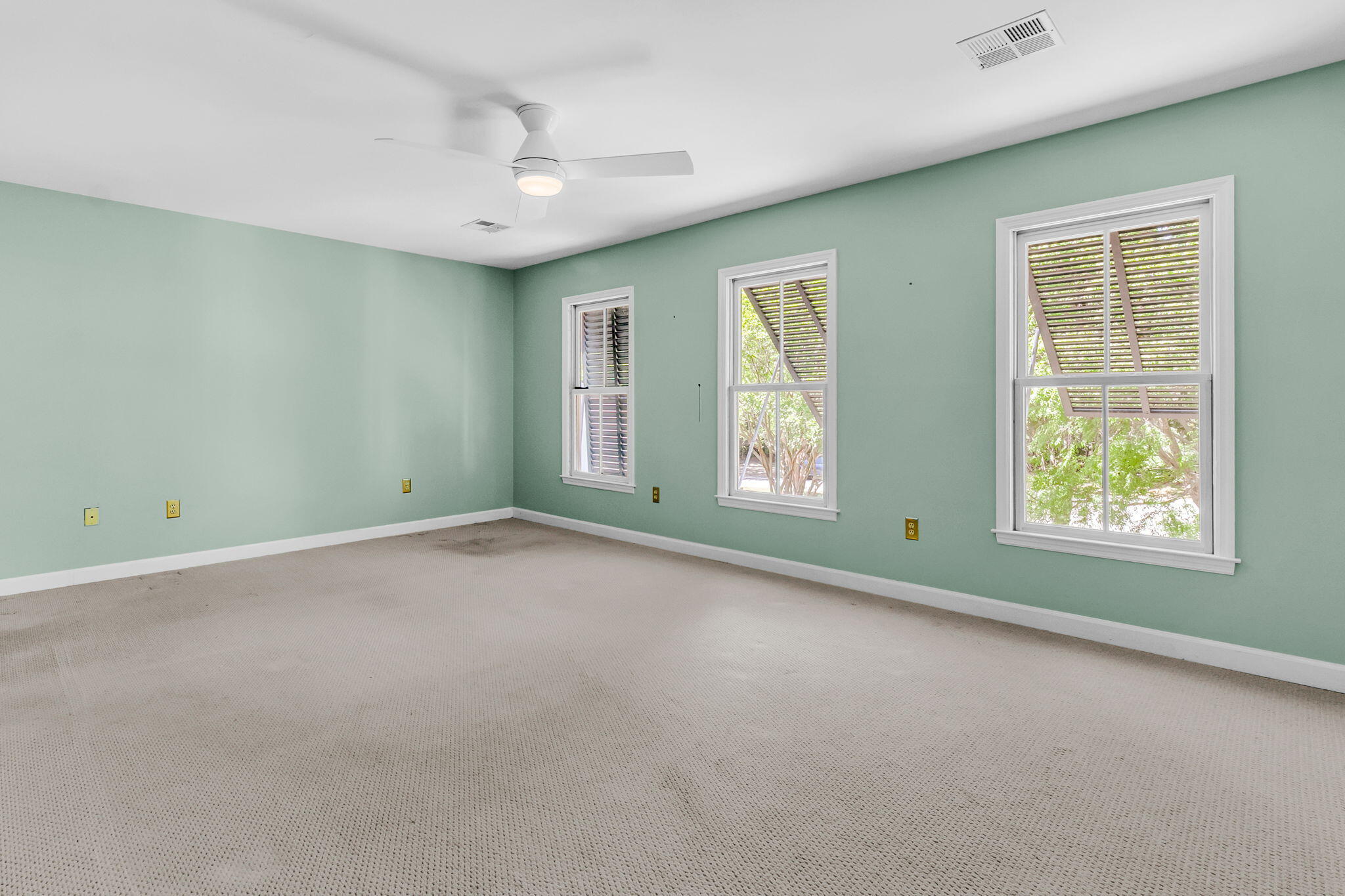 594 Heron Pointe Boulevard