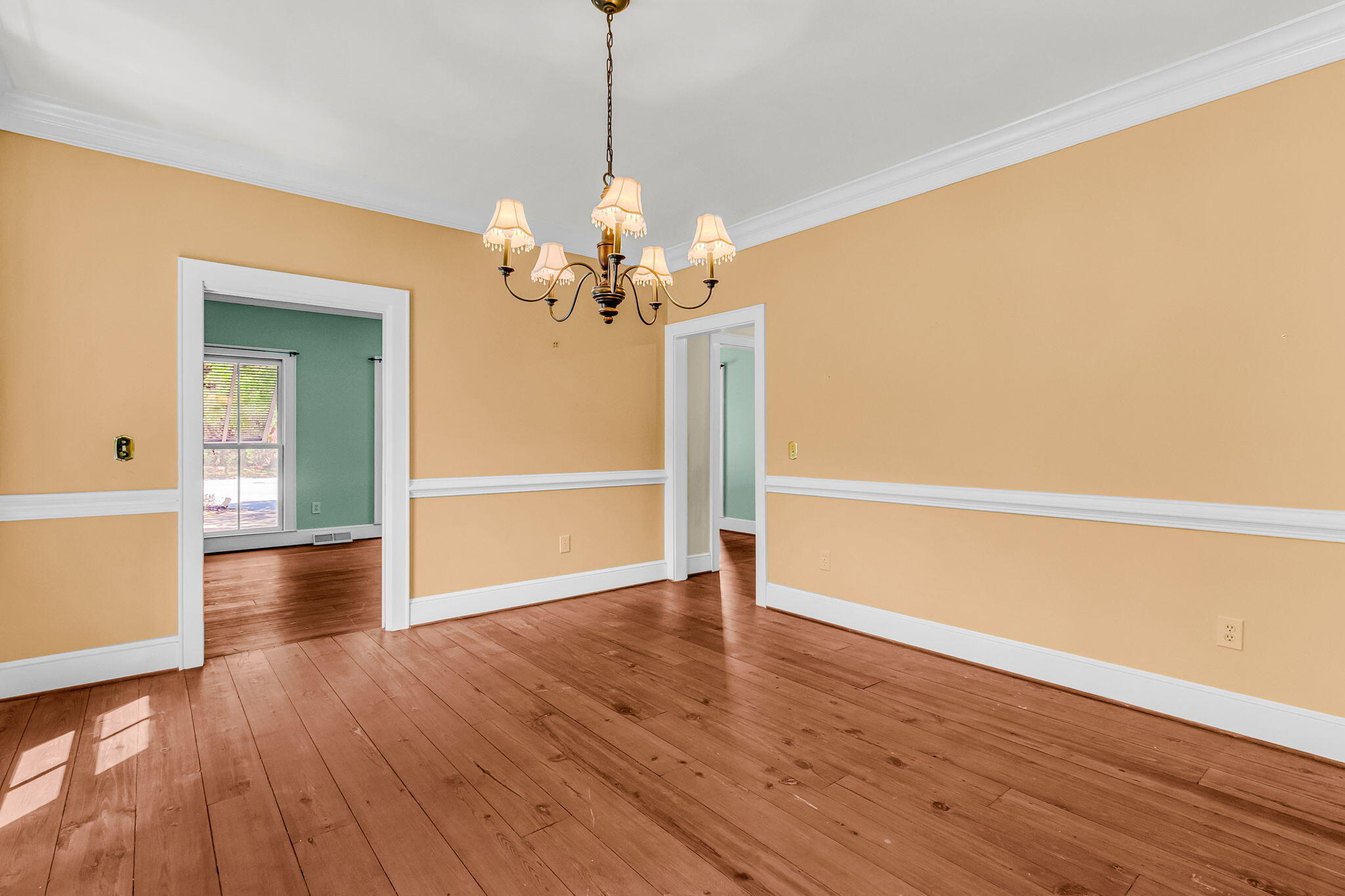 594 Heron Pointe Boulevard