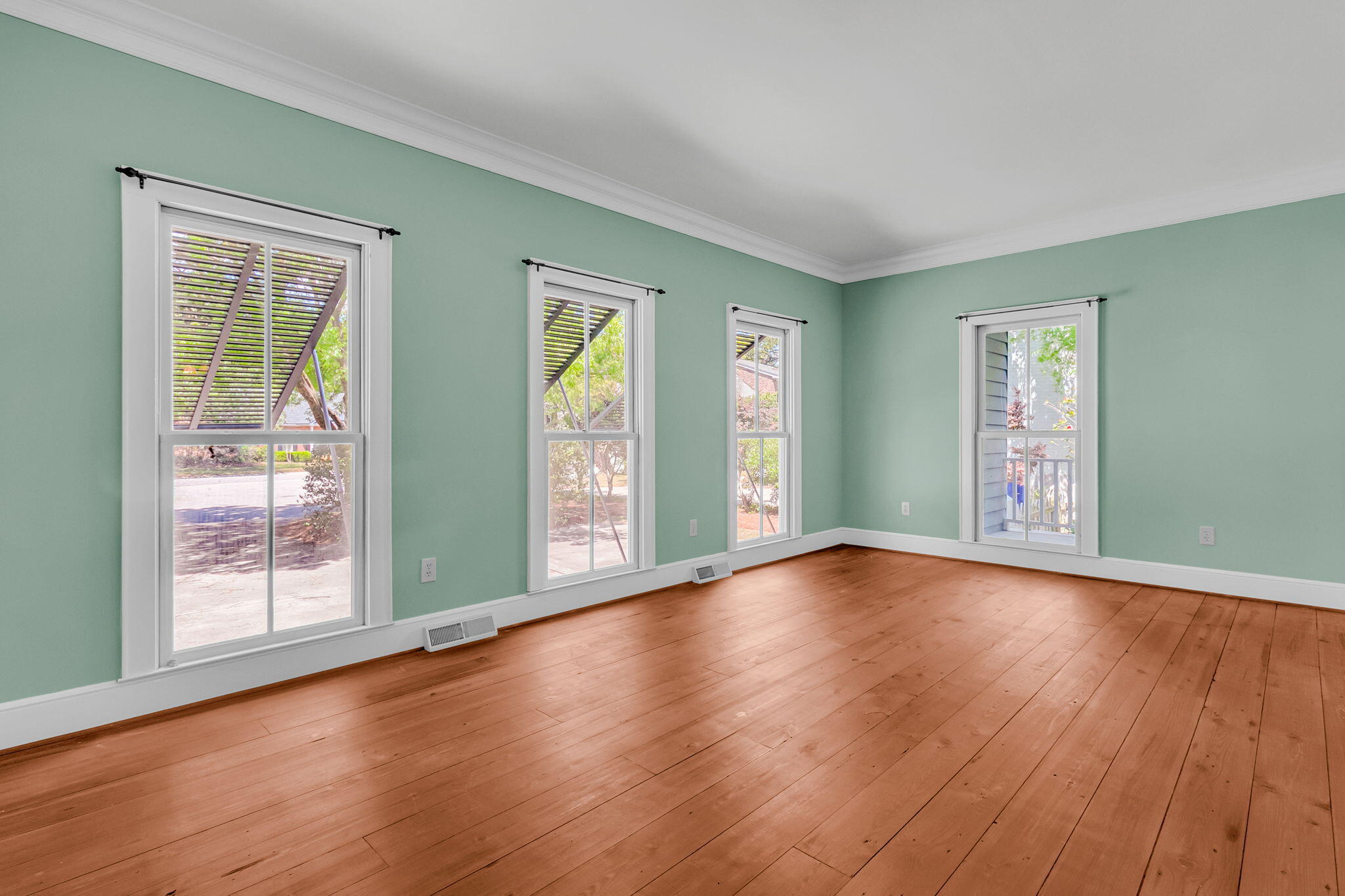 594 Heron Pointe Boulevard