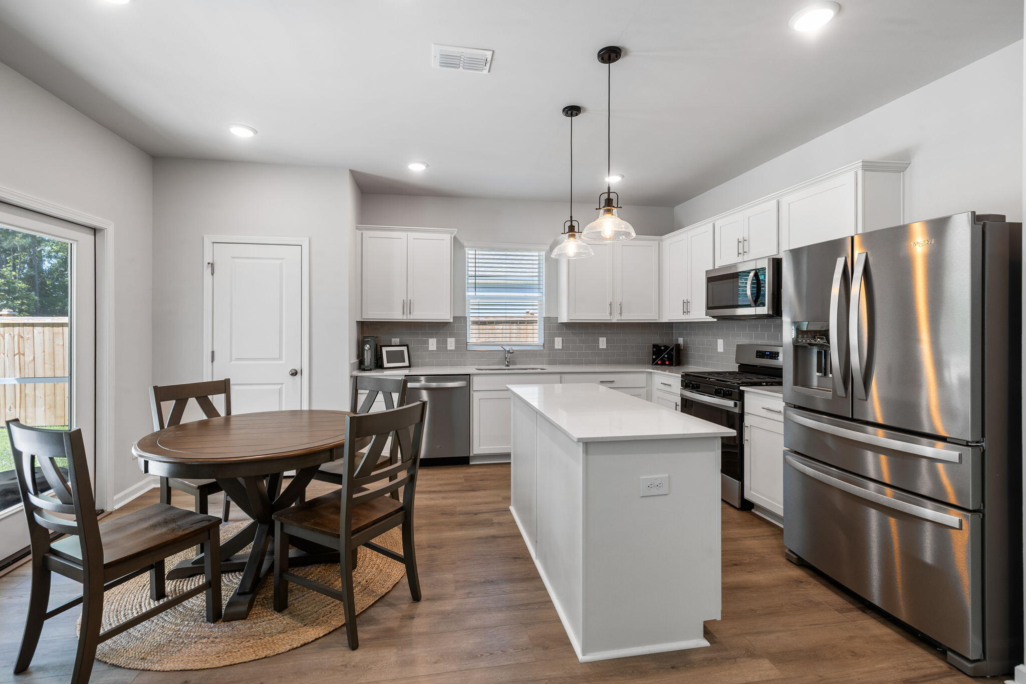 732 Meadowbrook Lane