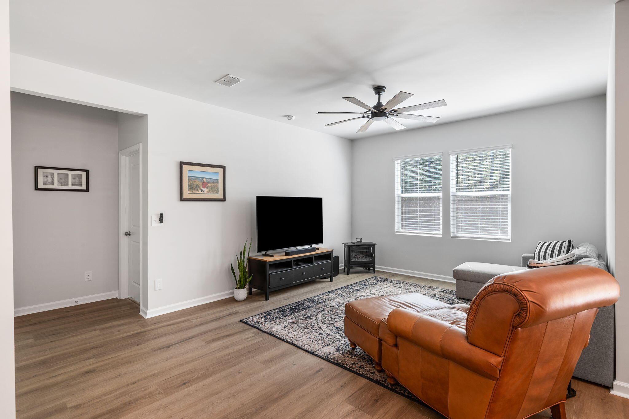 732 Meadowbrook Lane
