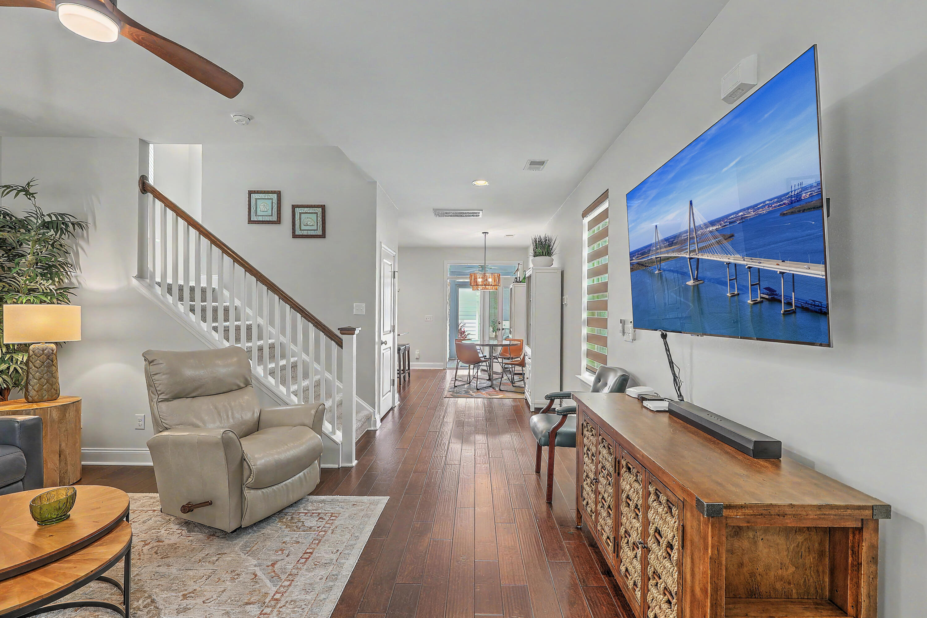 844 Rue Drive