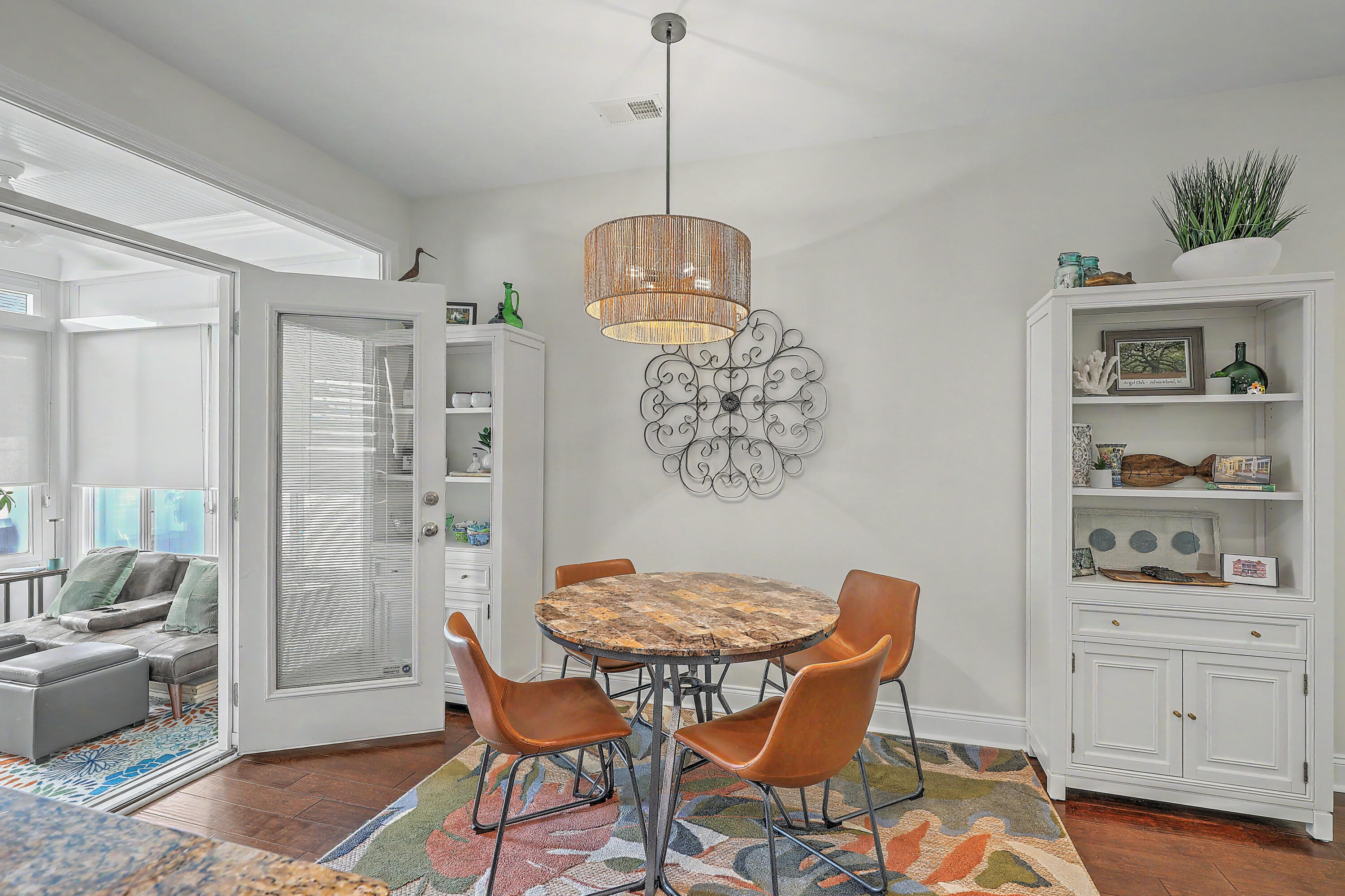 844 Rue Drive