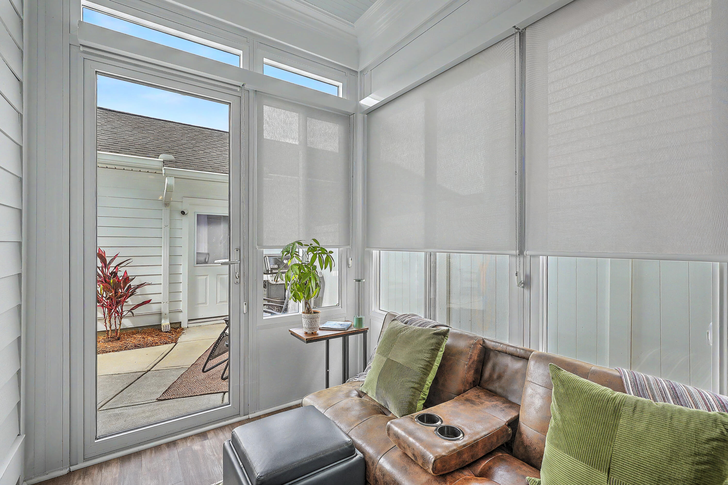 844 Rue Drive
