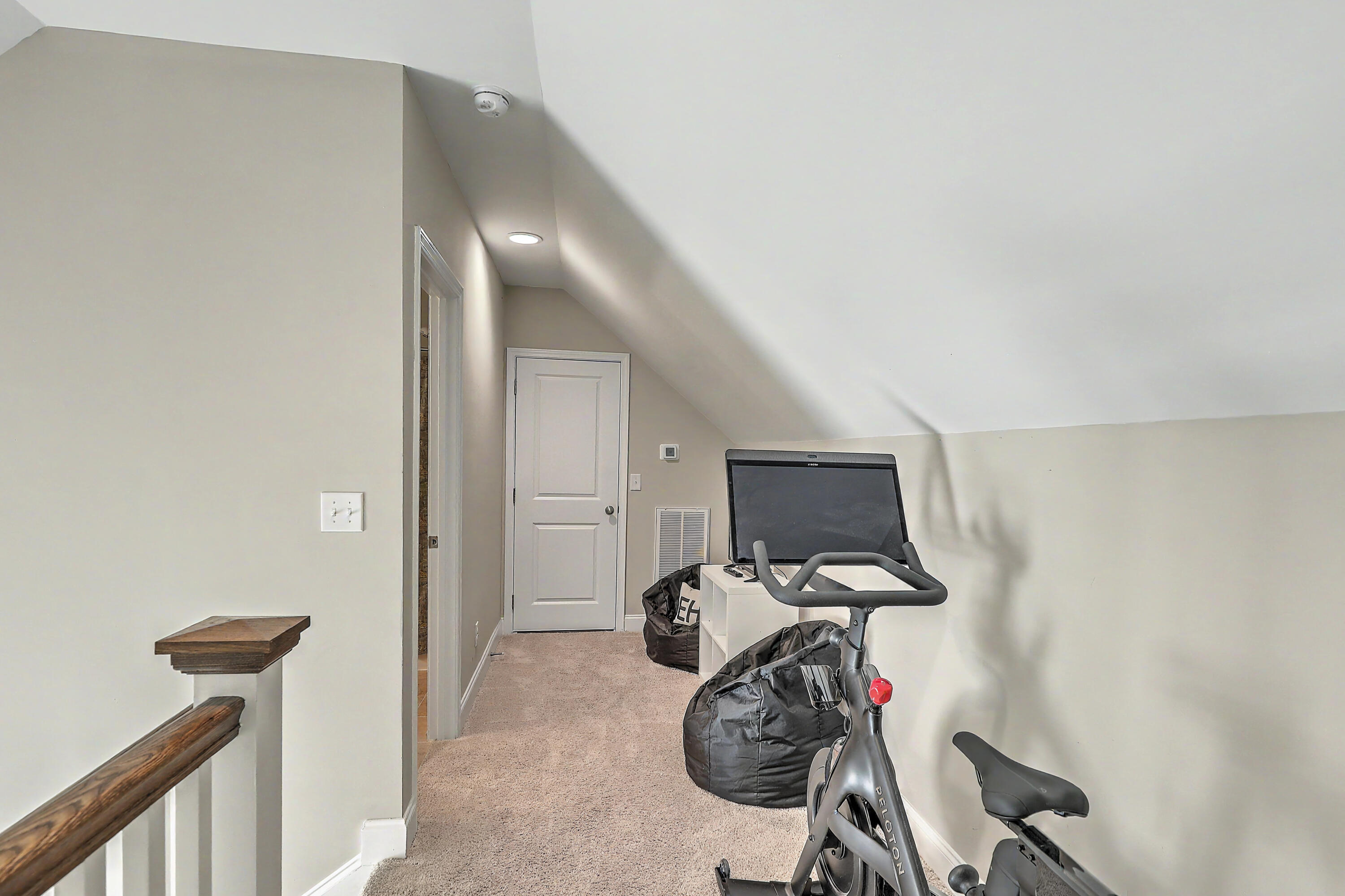 844 Rue Drive