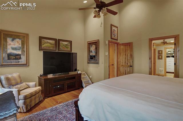 948 Manor Gate Point