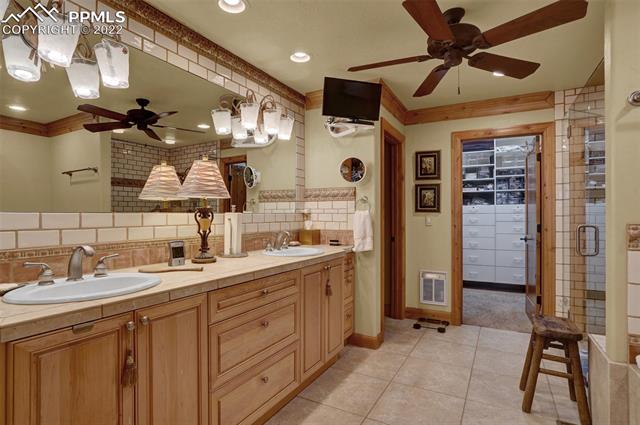 948 Manor Gate Point