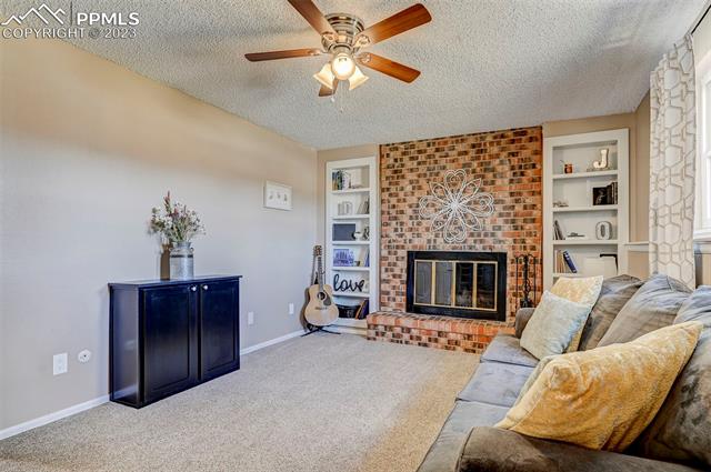 1918 W Flintlock Terrace