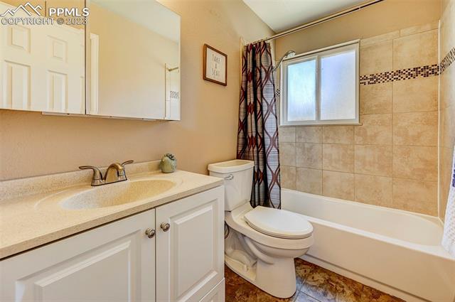 1918 W Flintlock Terrace